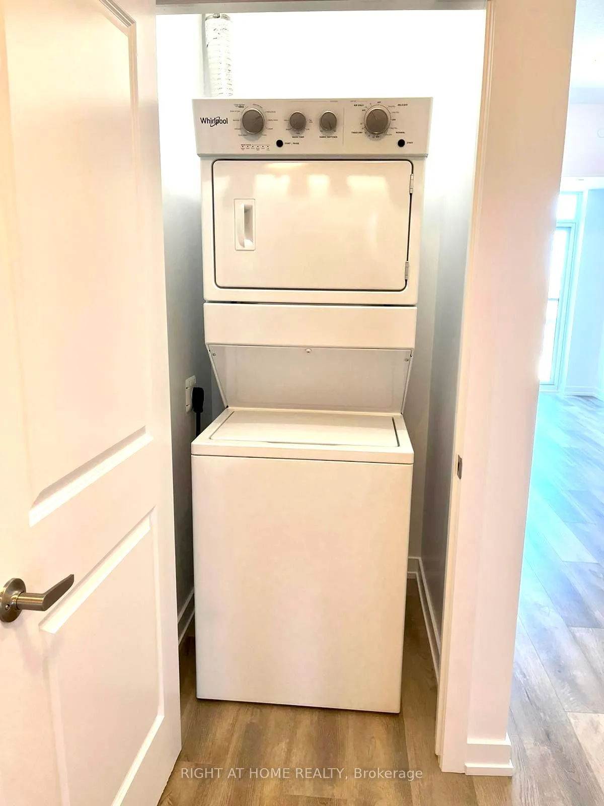 Photo 10 of Unit 505, 470 dundas Street E, Hamilton, Waterdown — HOMEH