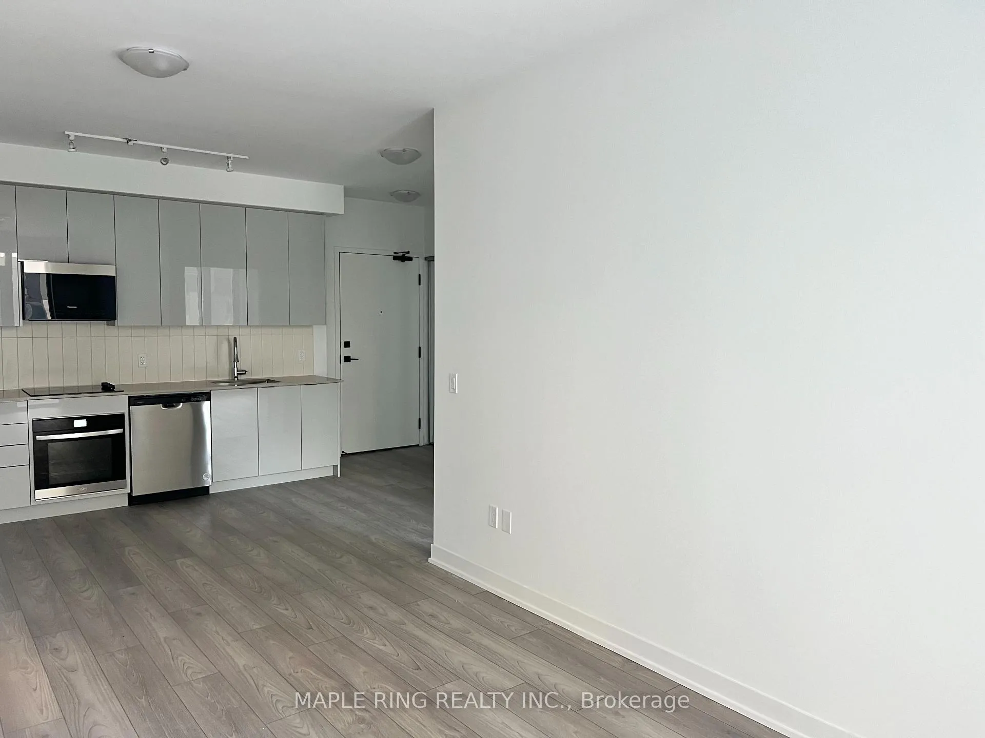 Photo 2 of Unit 444, 498 Caldari Road, Vaughan, Concord — HOMEH