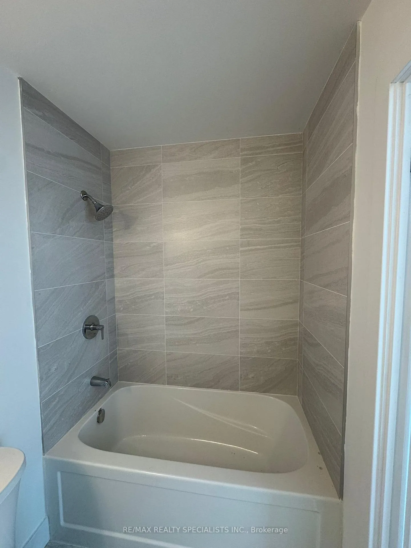 Photo 17 of Unit 1620, 2782 Barton Street E, Hamilton, Riverdale — HOMEH
