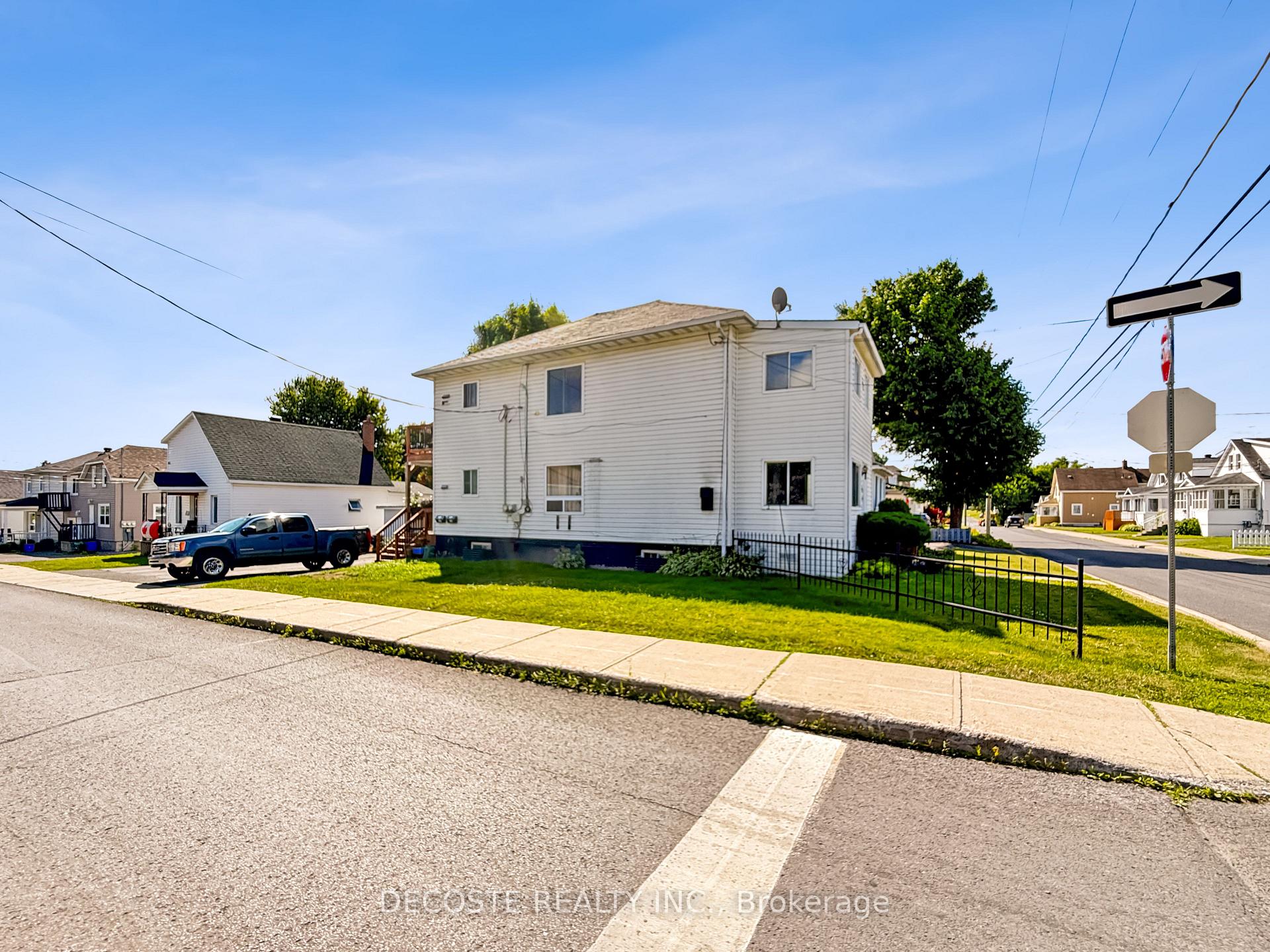 Photo 4 of 745-747 Amelia Street, Cornwall — HOMEH