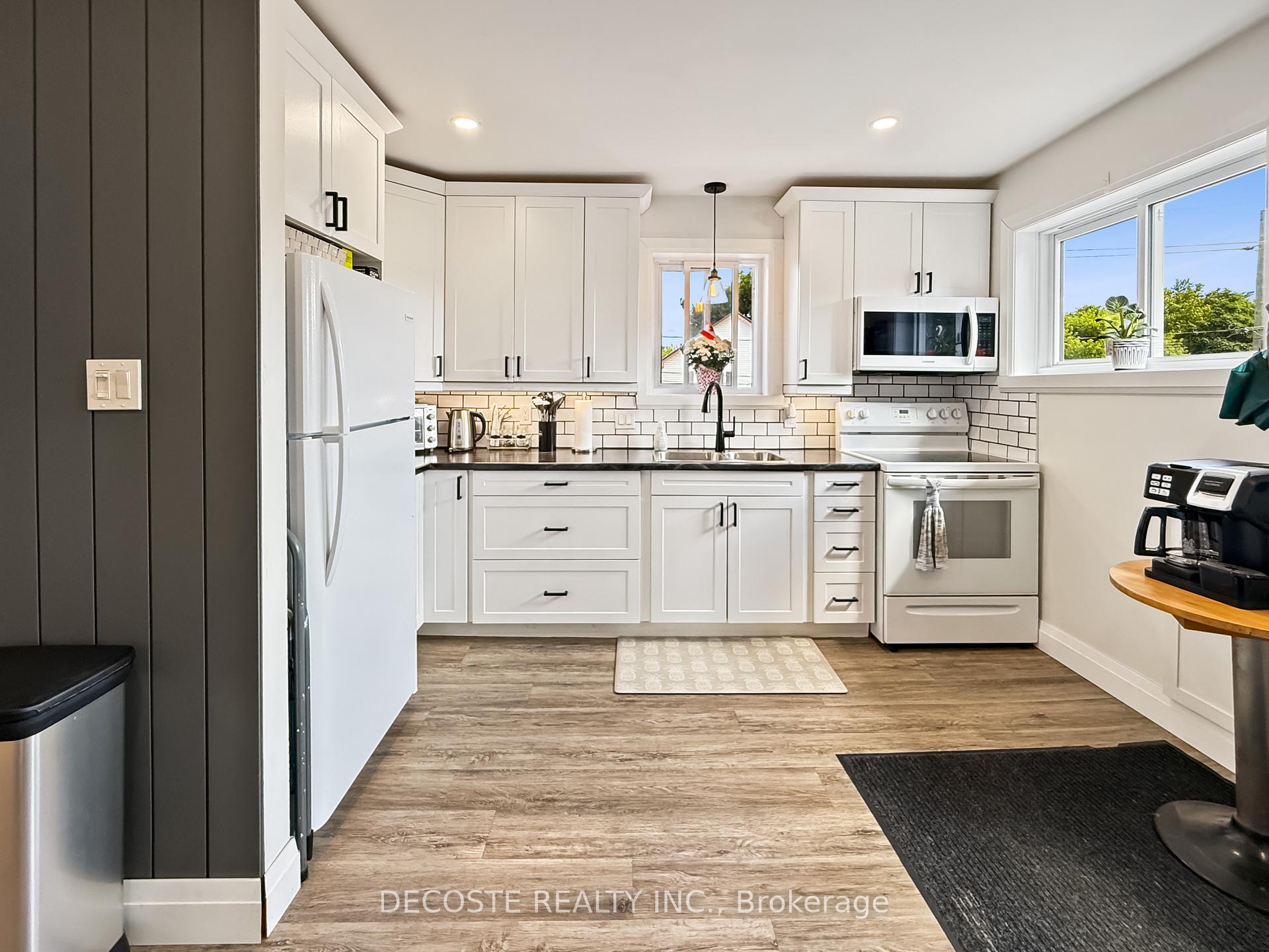 Photo 9 of 745-747 Amelia Street, Cornwall — HOMEH