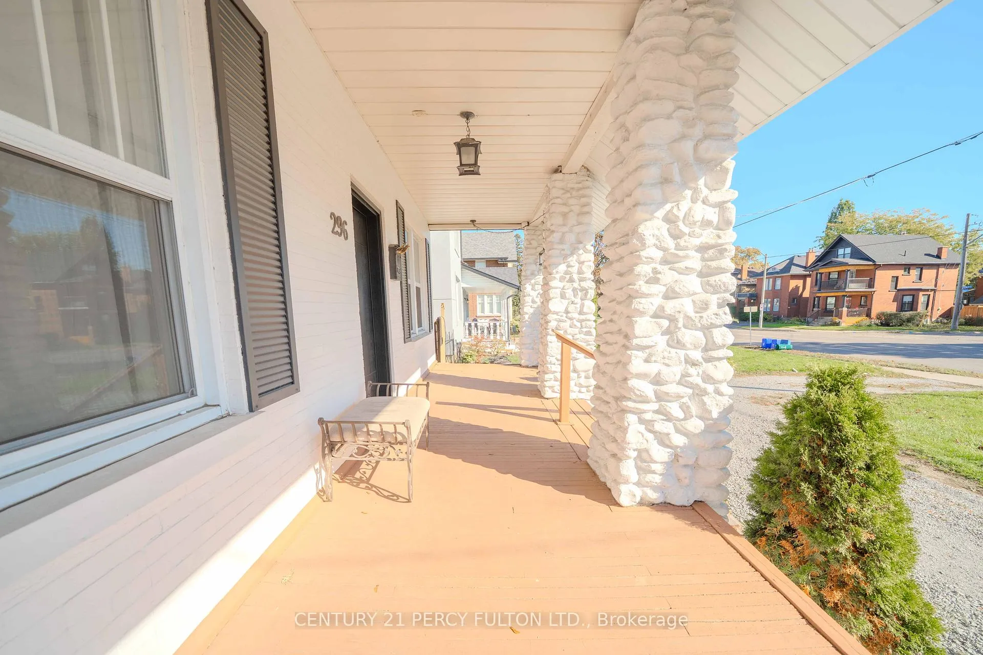 Photo 4 of 296 King Street E, Oshawa, Central — HOMEH