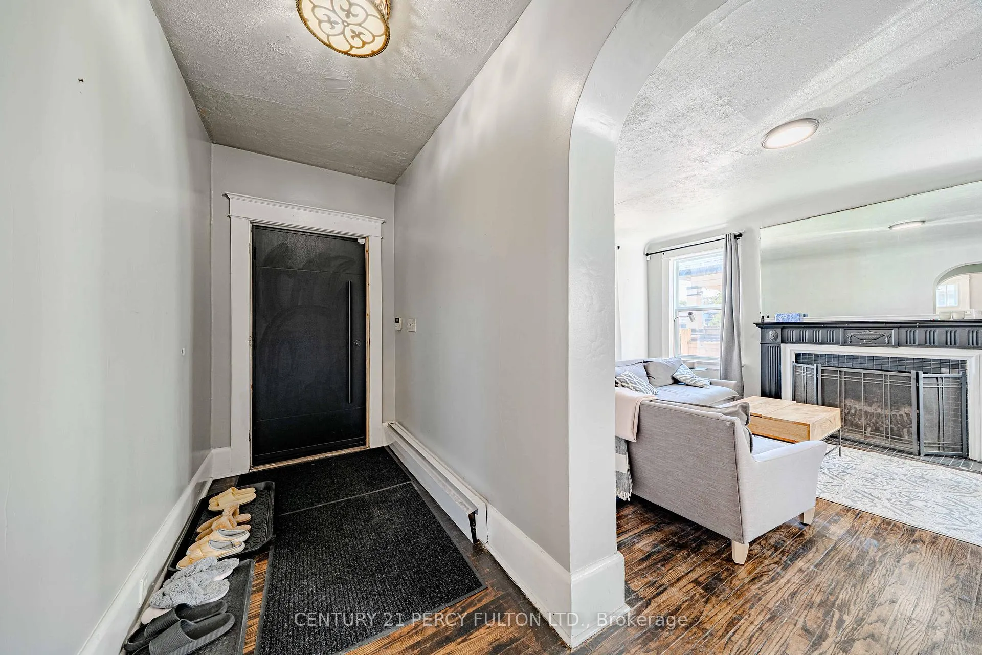 Photo 6 of 296 King Street E, Oshawa, Central — HOMEH