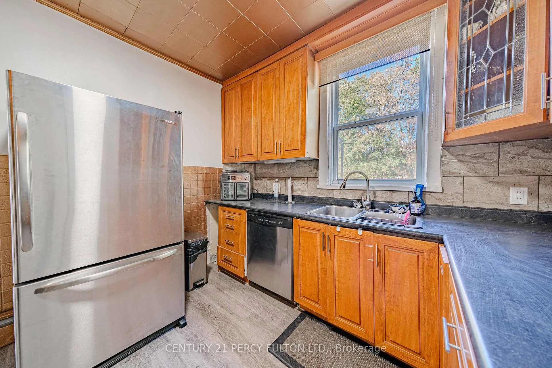 Photo 18 of 296 King Street E, Oshawa, Central — HOMEH