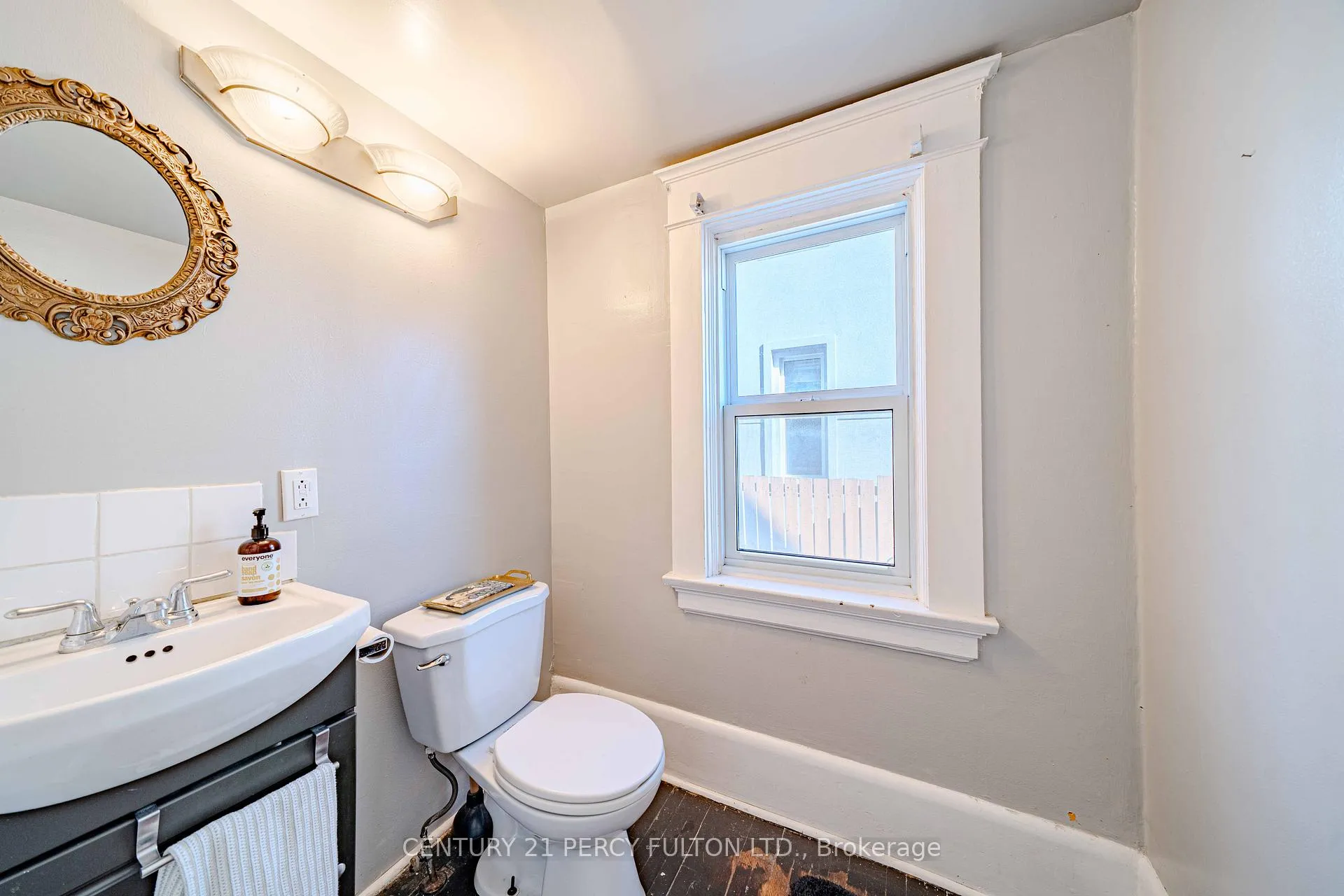 Photo 20 of 296 King Street E, Oshawa, Central — HOMEH