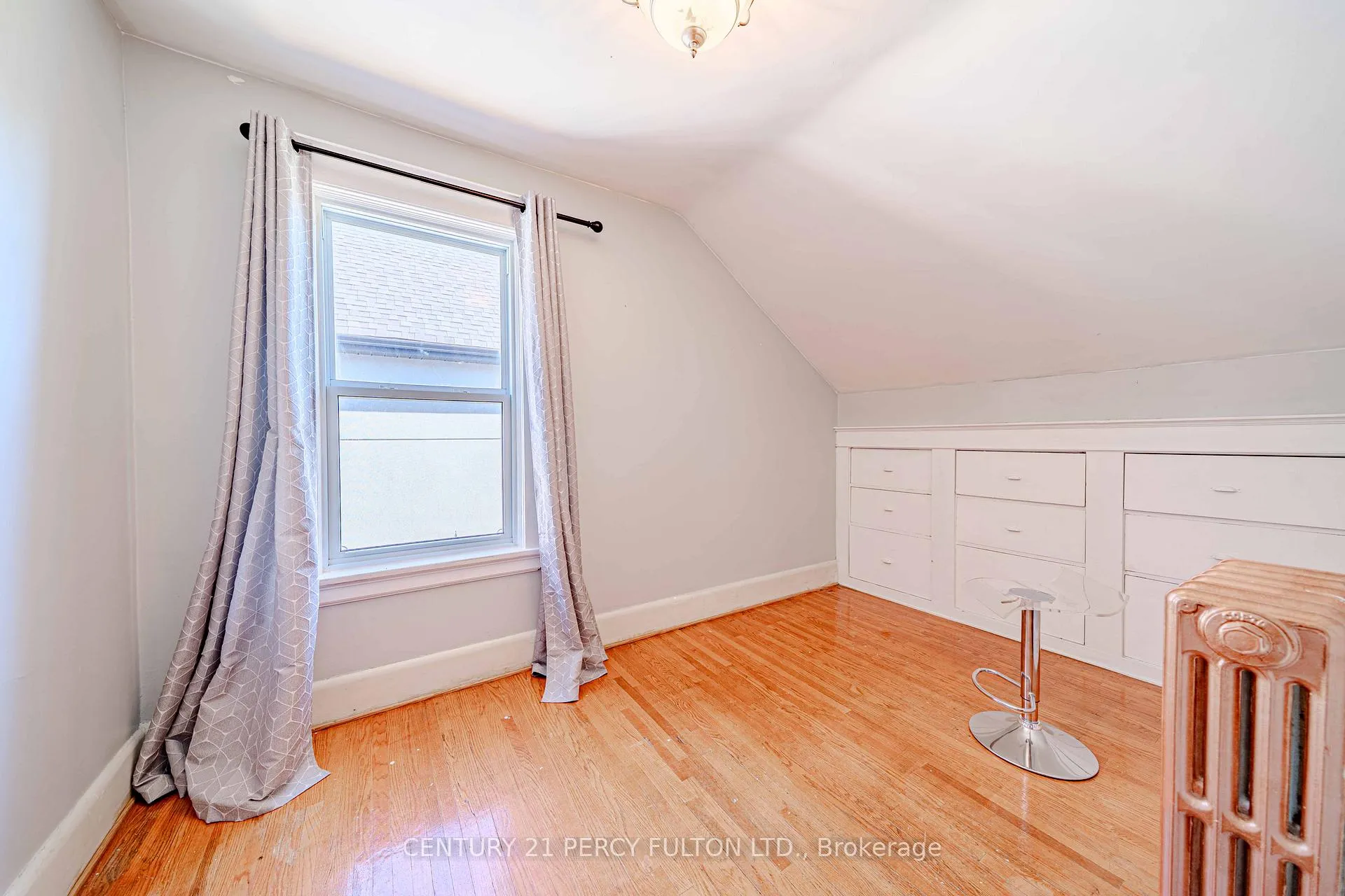 Photo 33 of 296 King Street E, Oshawa, Central — HOMEH