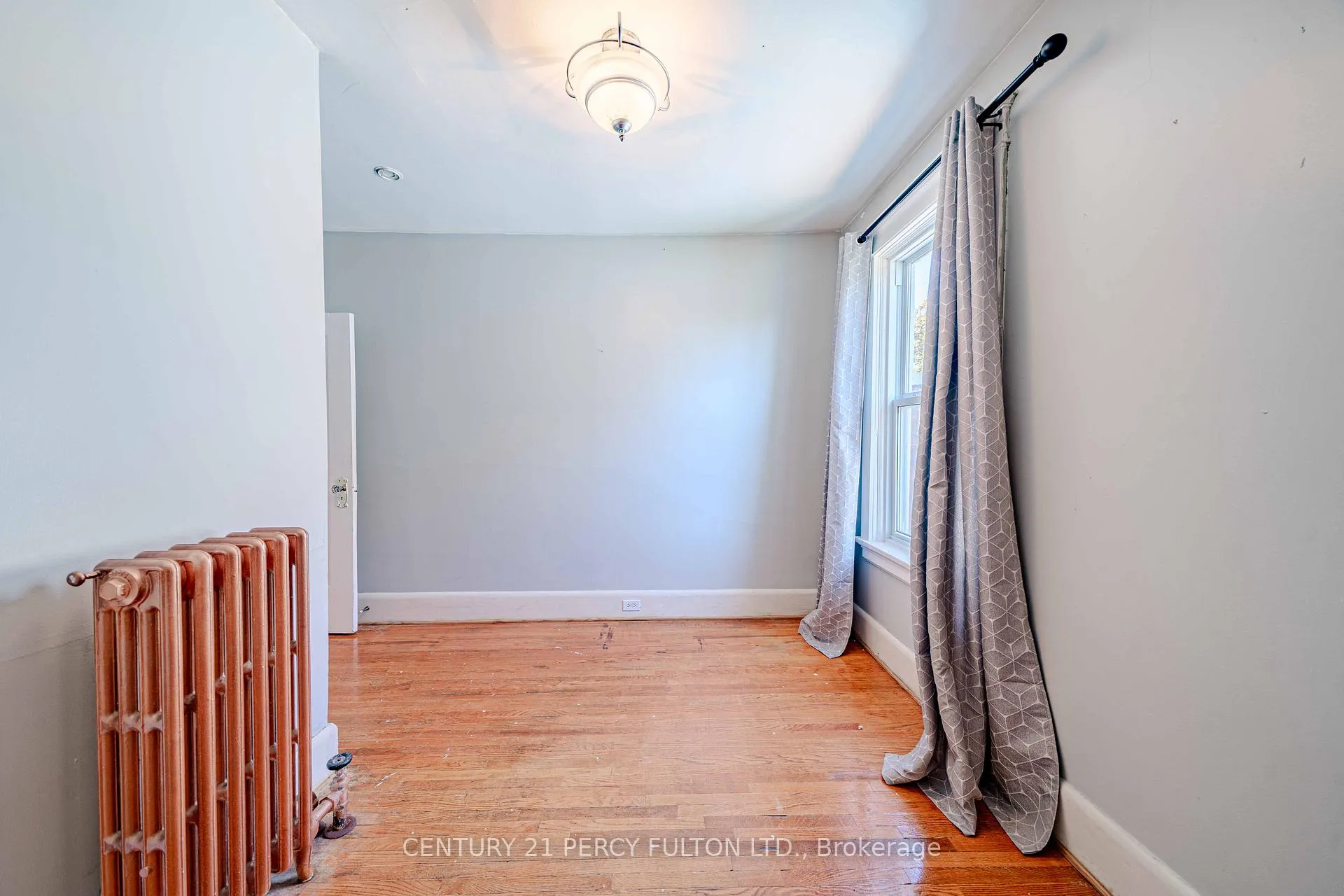 Photo 35 of 296 King Street E, Oshawa, Central — HOMEH