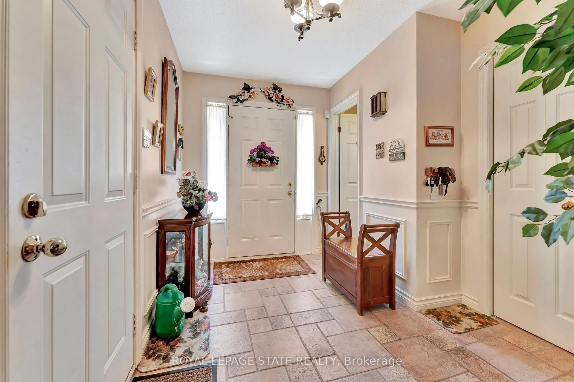 Photo 7 of Unit 12, 30 Osler Drive, Hamilton, Dundas — HOMEH