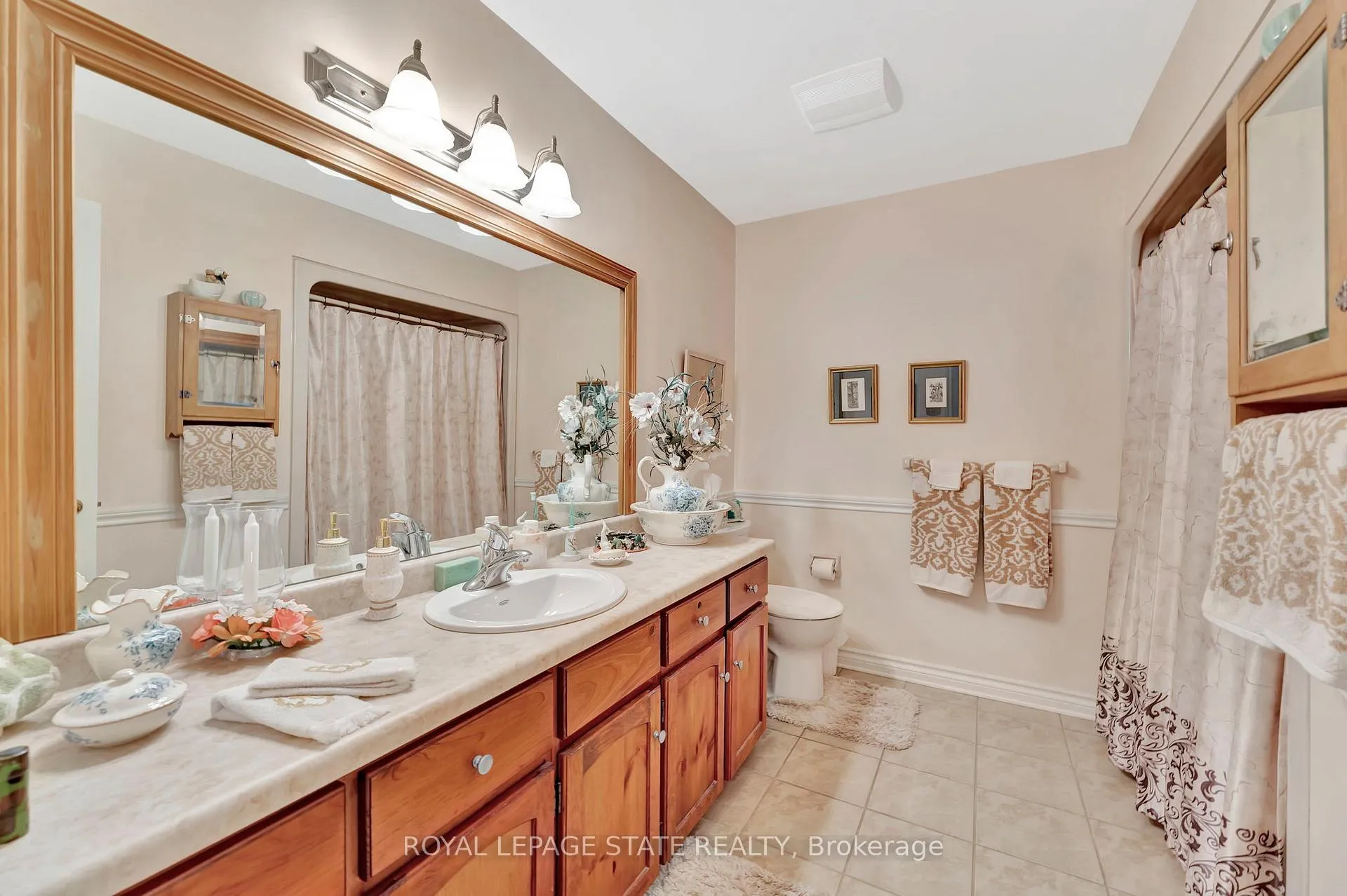 Photo 21 of Unit 12, 30 Osler Drive, Hamilton, Dundas — HOMEH