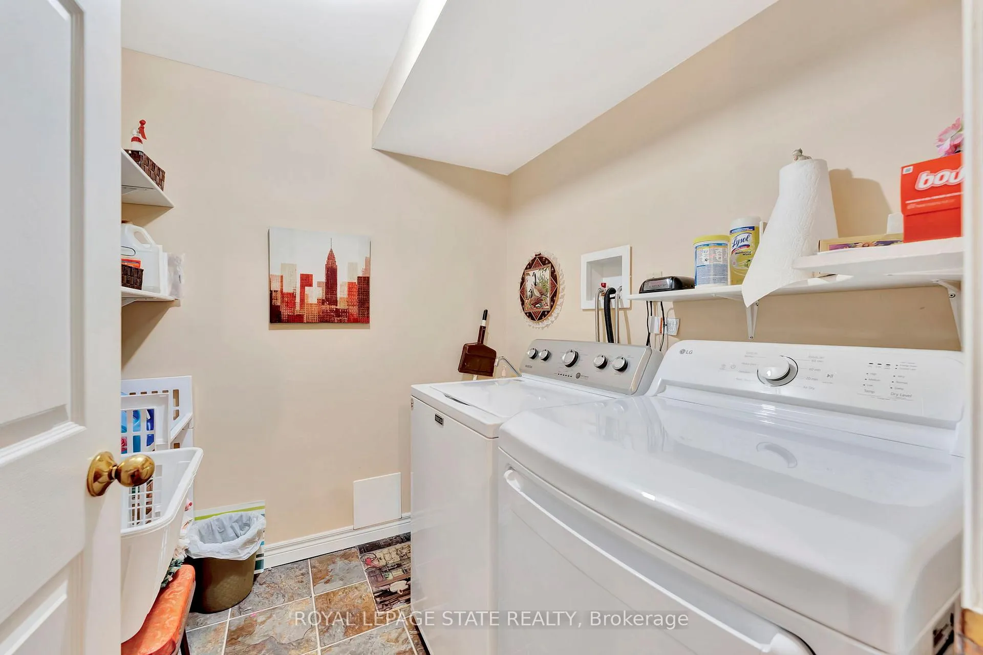 Photo 27 of Unit 12, 30 Osler Drive, Hamilton, Dundas — HOMEH