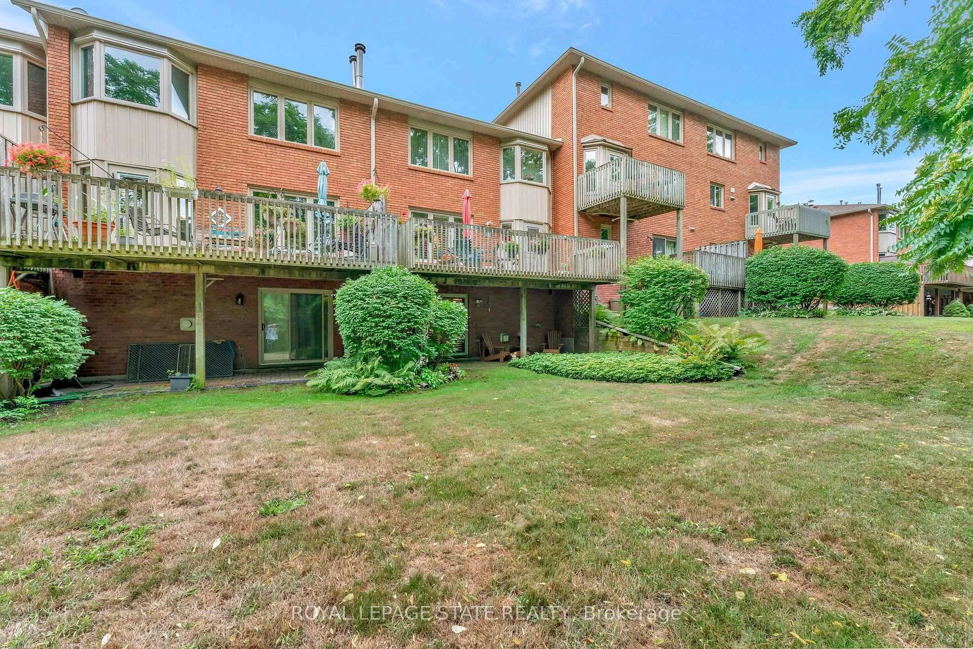 Photo 35 of Unit 12, 30 Osler Drive, Hamilton, Dundas — HOMEH