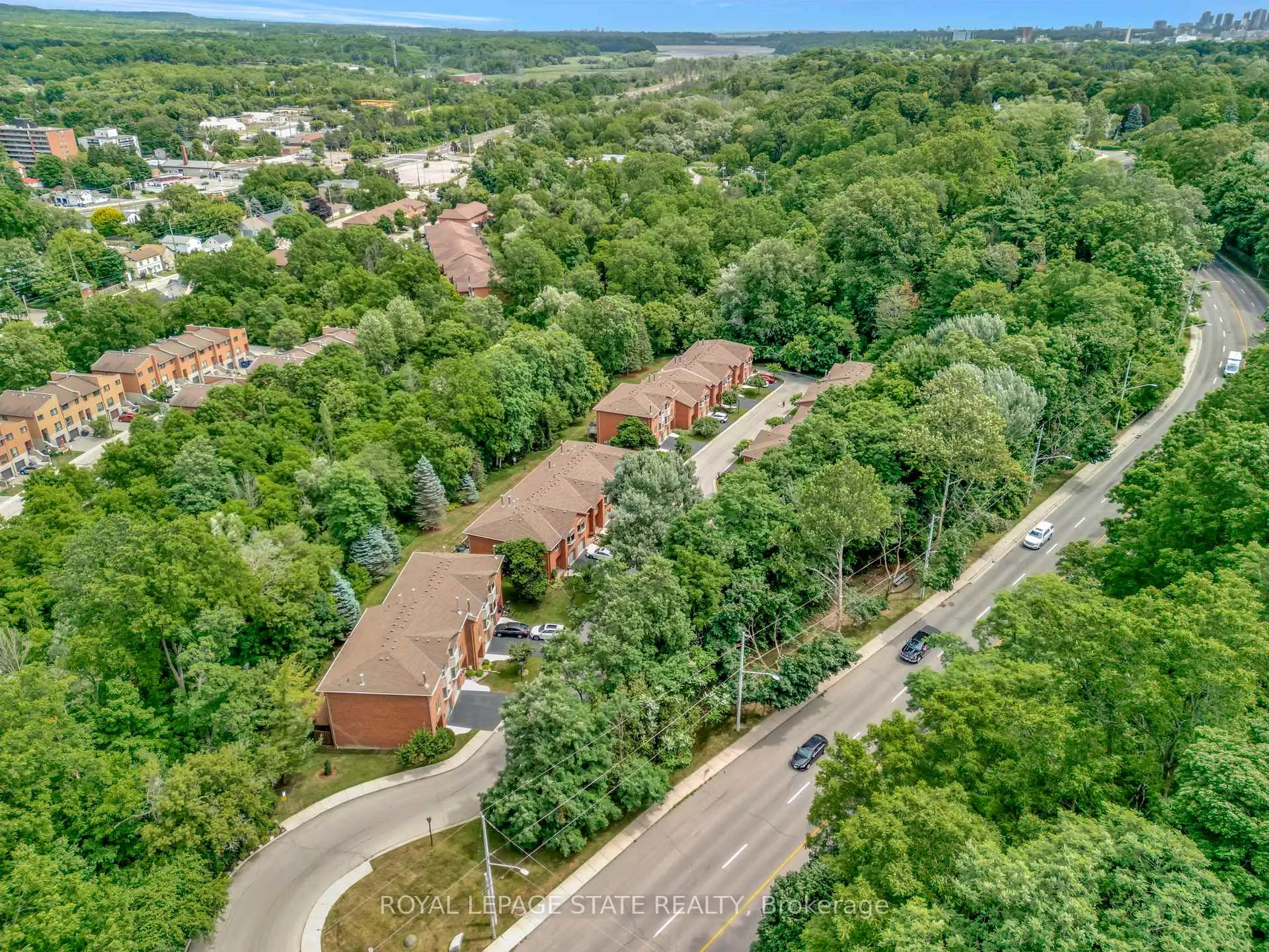 Photo 38 of Unit 12, 30 Osler Drive, Hamilton, Dundas — HOMEH