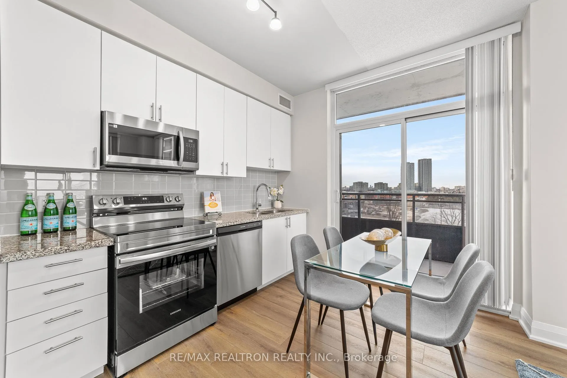 Photo 15 of Unit 608, 75 North Park Road, Vaughan, Beverley Glen — HOMEH