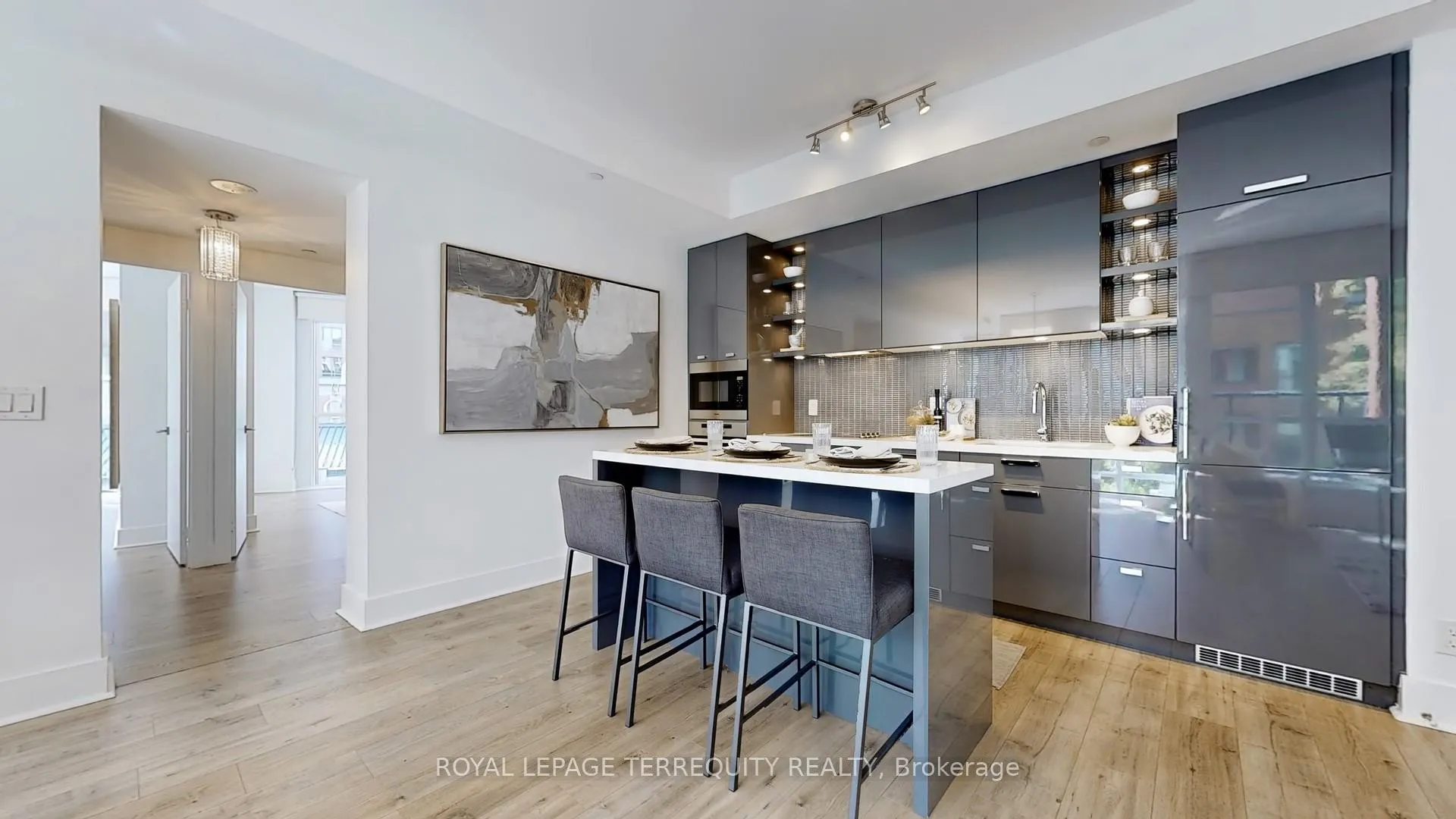 Photo 7 of Unit 313, 32 Davenport Road, Toronto, The Annex — HOMEH