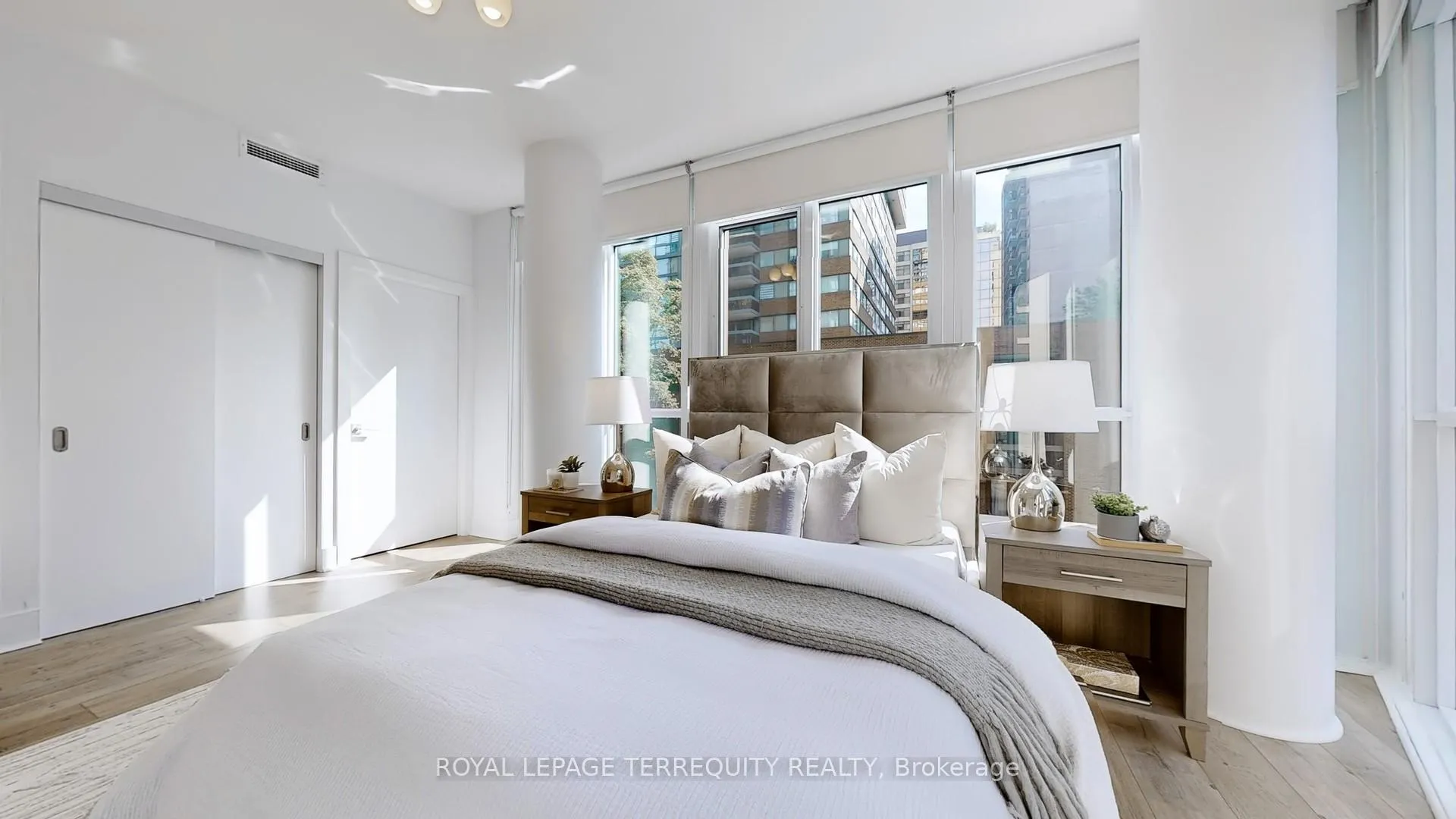Photo 15 of Unit 313, 32 Davenport Road, Toronto, The Annex — HOMEH