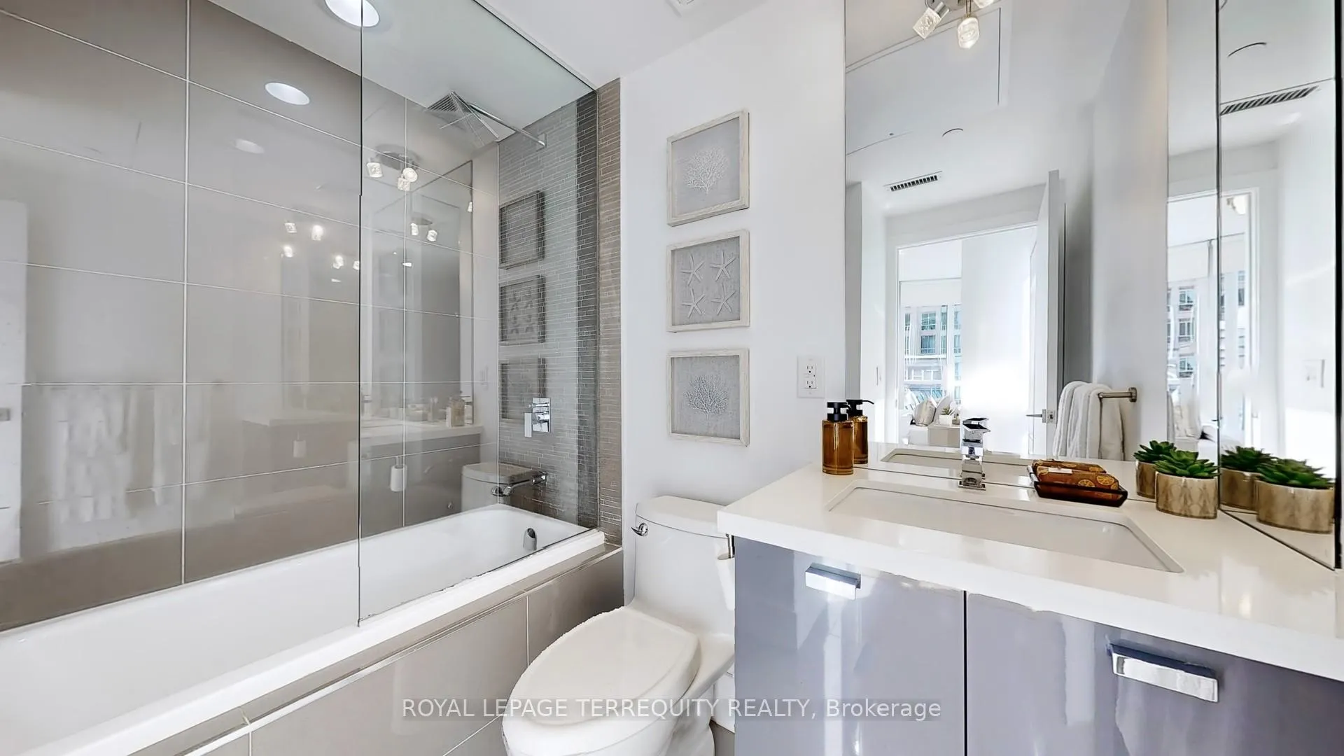 Photo 17 of Unit 313, 32 Davenport Road, Toronto, The Annex — HOMEH