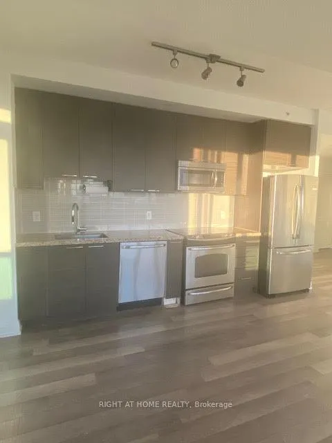 Photo 15 of Unit LPH3-05, 7171 Yonge Street, Markham, Thornhill — HOMEH