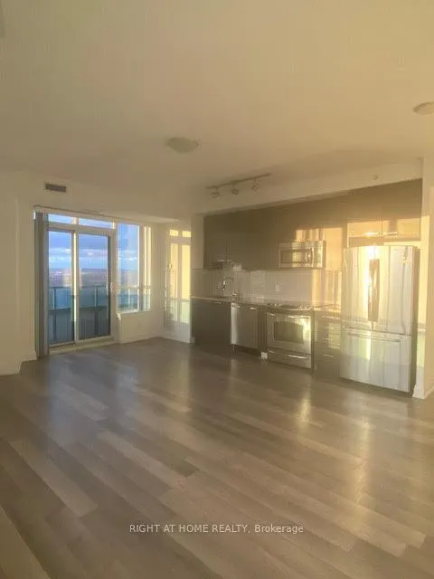 Photo 16 of Unit LPH3-05, 7171 Yonge Street, Markham, Thornhill — HOMEH