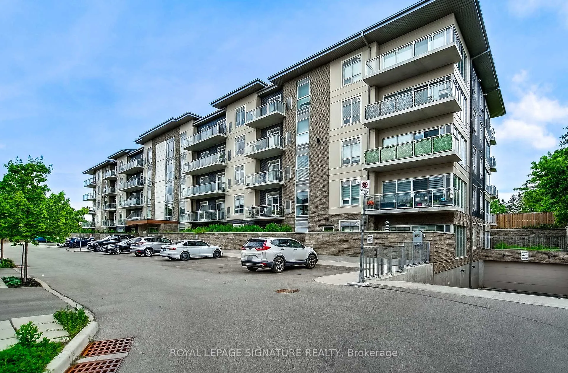 Photo 1 of Unit 412, 16 Markle Crescent, Hamilton, Ancaster — HOMEH