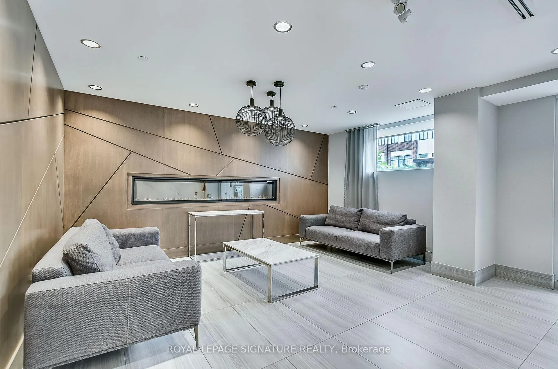 Photo 4 of Unit 412, 16 Markle Crescent, Hamilton, Ancaster — HOMEH