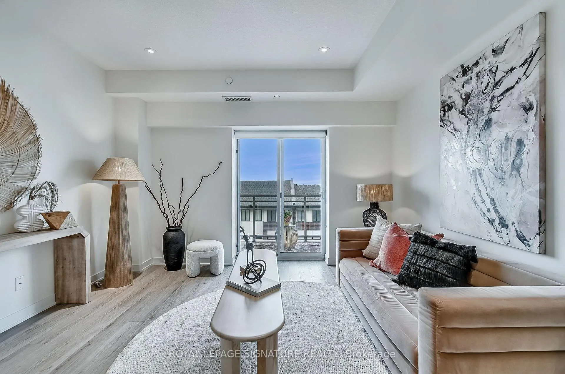 Photo 11 of Unit 412, 16 Markle Crescent, Hamilton, Ancaster — HOMEH