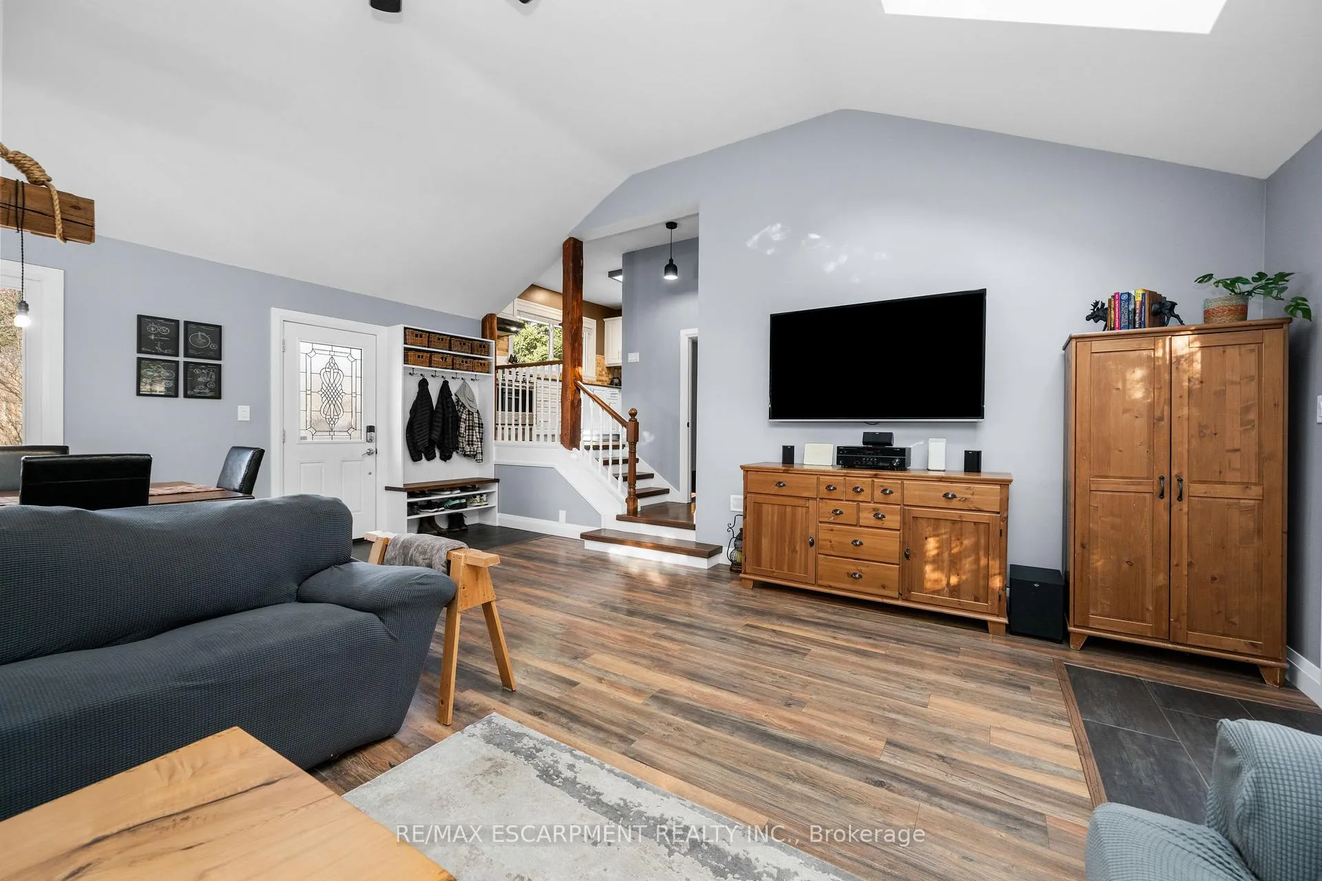 Photo 8 of 2118 Governors Road, Hamilton, Ancaster — HOMEH