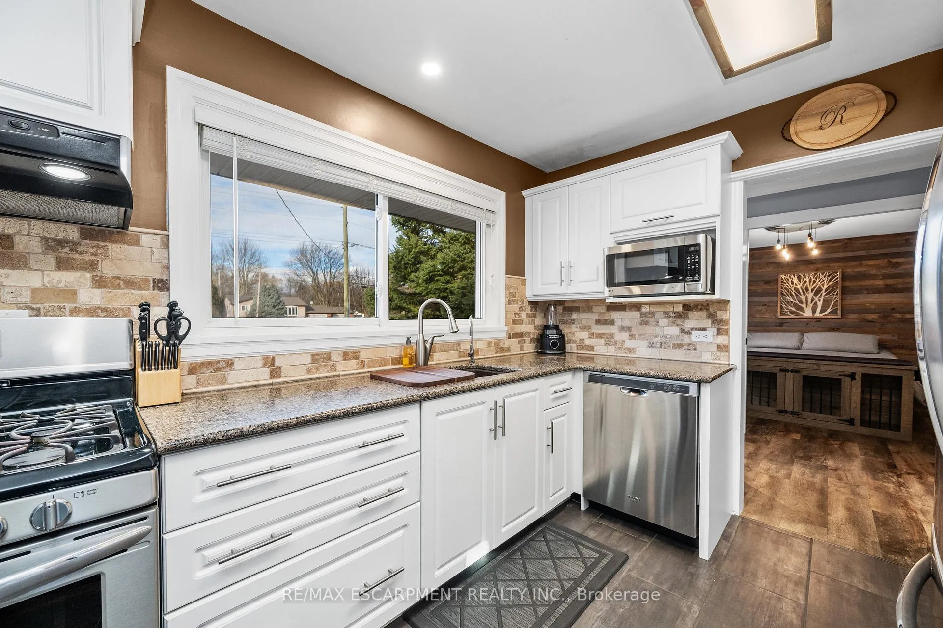 Photo 11 of 2118 Governors Road, Hamilton, Ancaster — HOMEH