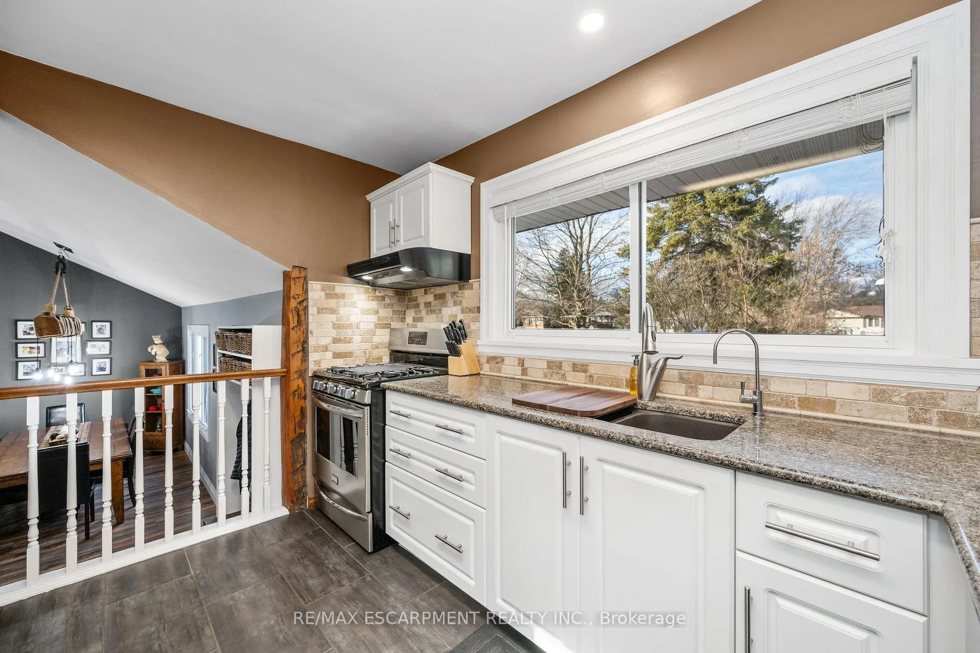 Photo 12 of 2118 Governors Road, Hamilton, Ancaster — HOMEH