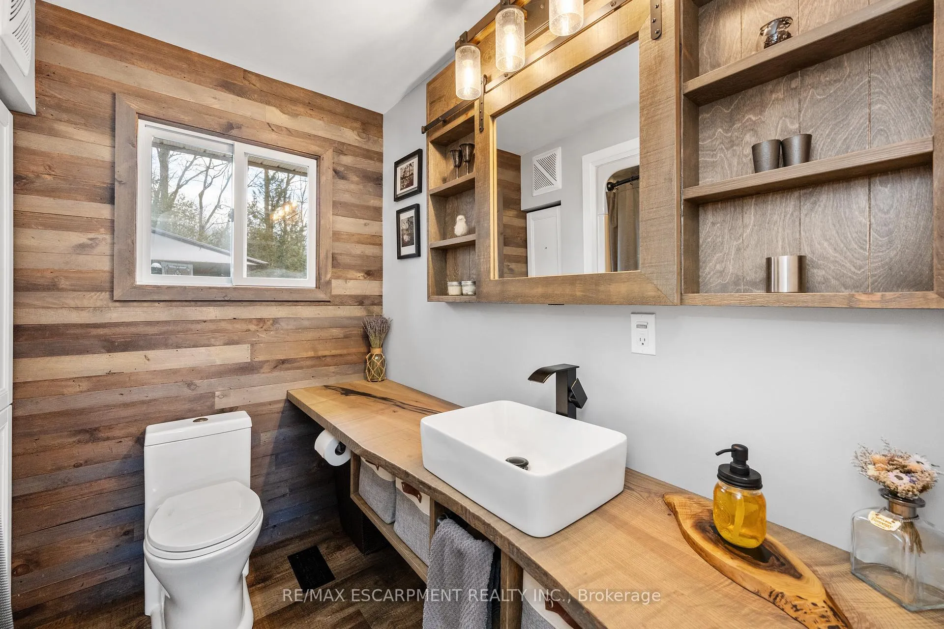 Photo 19 of 2118 Governors Road, Hamilton, Ancaster — HOMEH