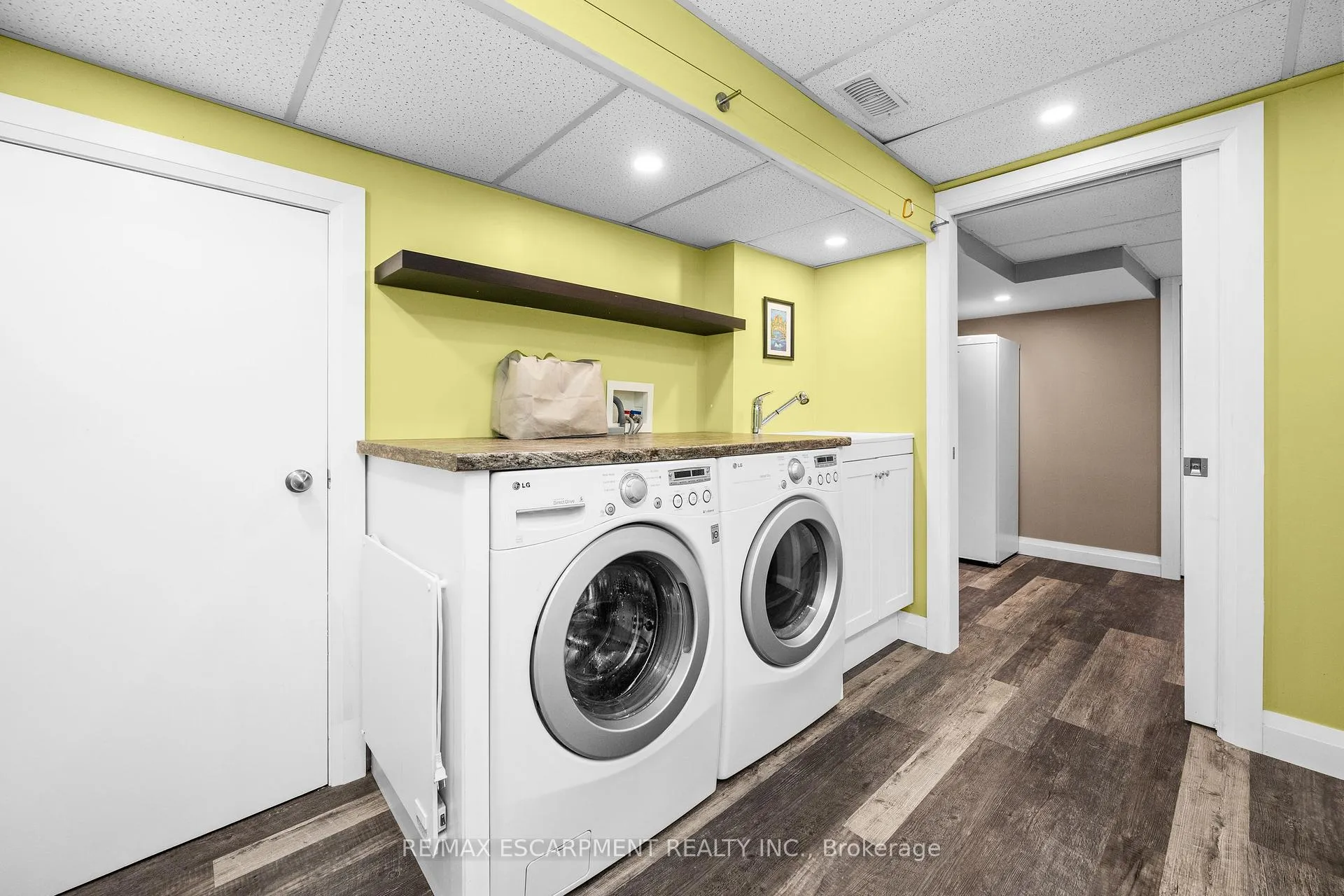 Photo 24 of 2118 Governors Road, Hamilton, Ancaster — HOMEH