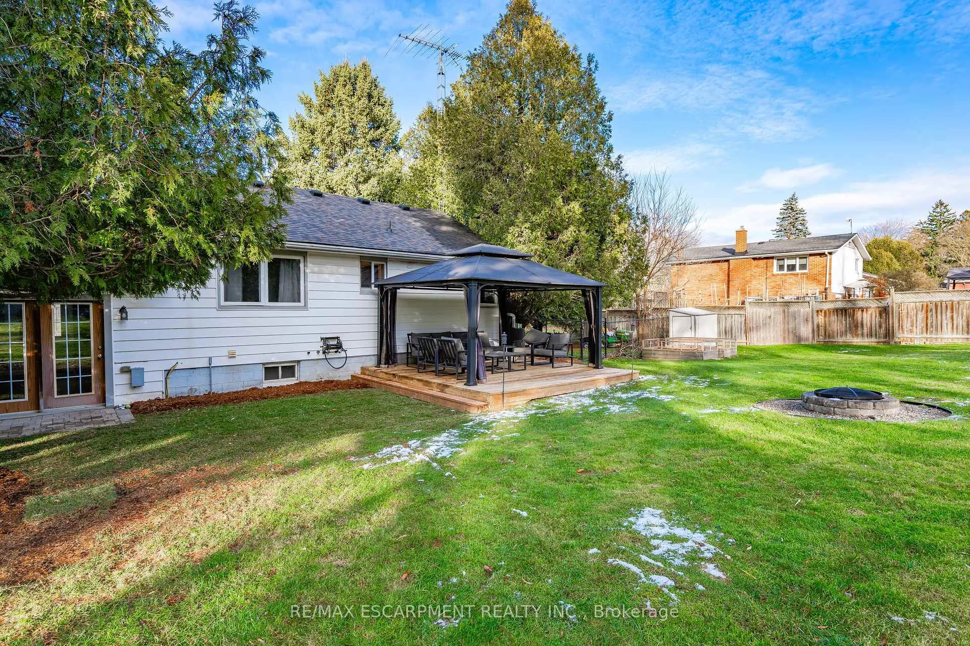Photo 26 of 2118 Governors Road, Hamilton, Ancaster — HOMEH