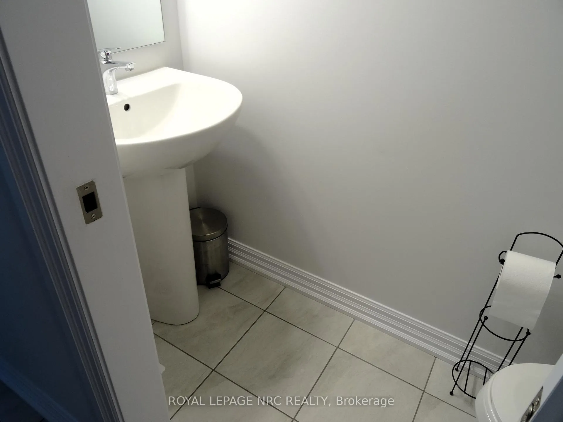 Photo 7 of Unit 1, 4311 Mann Street, Niagara Falls, Lyons Creek — HOMEH
