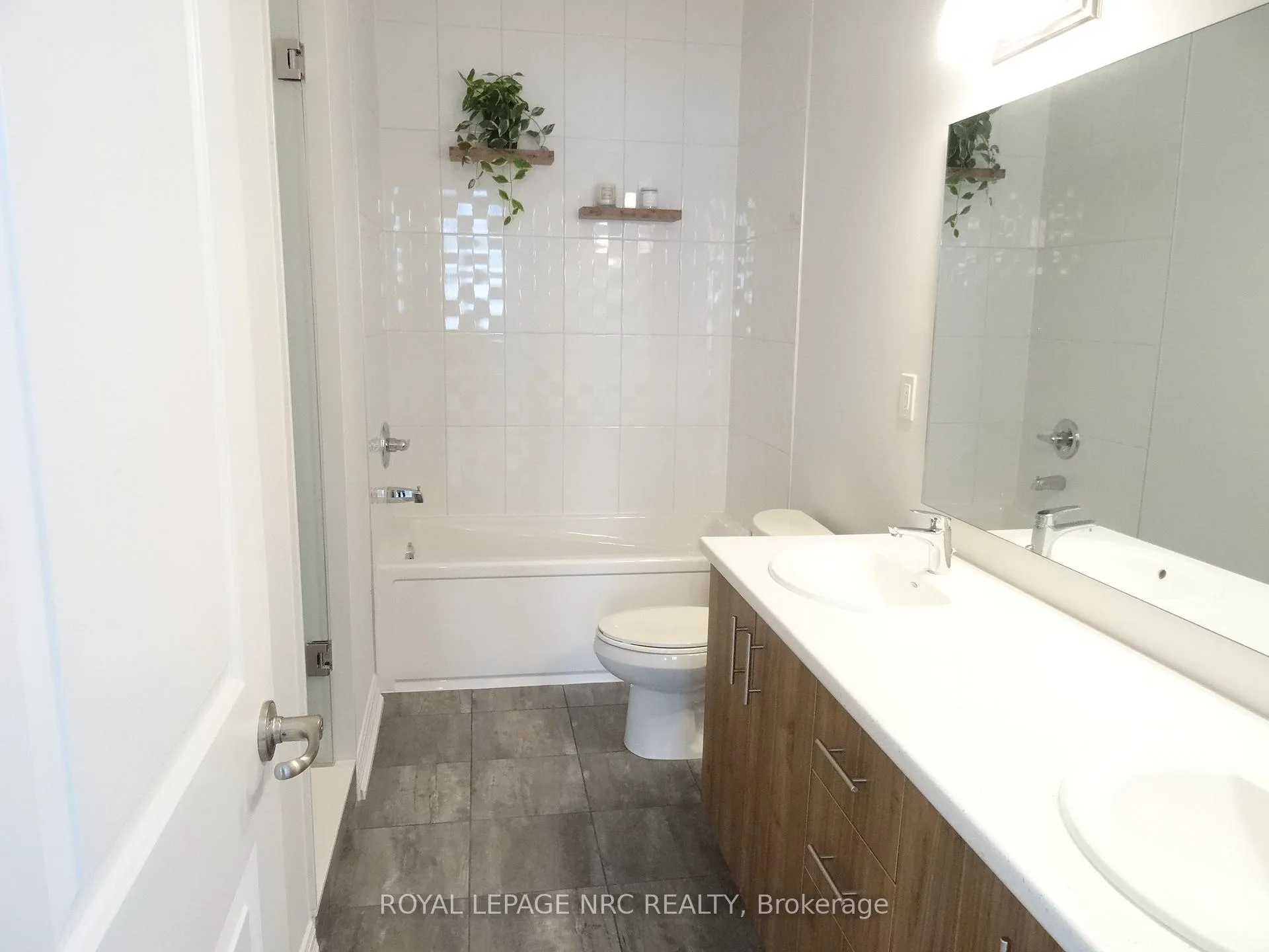Photo 9 of Unit 1, 4311 Mann Street, Niagara Falls, Lyons Creek — HOMEH
