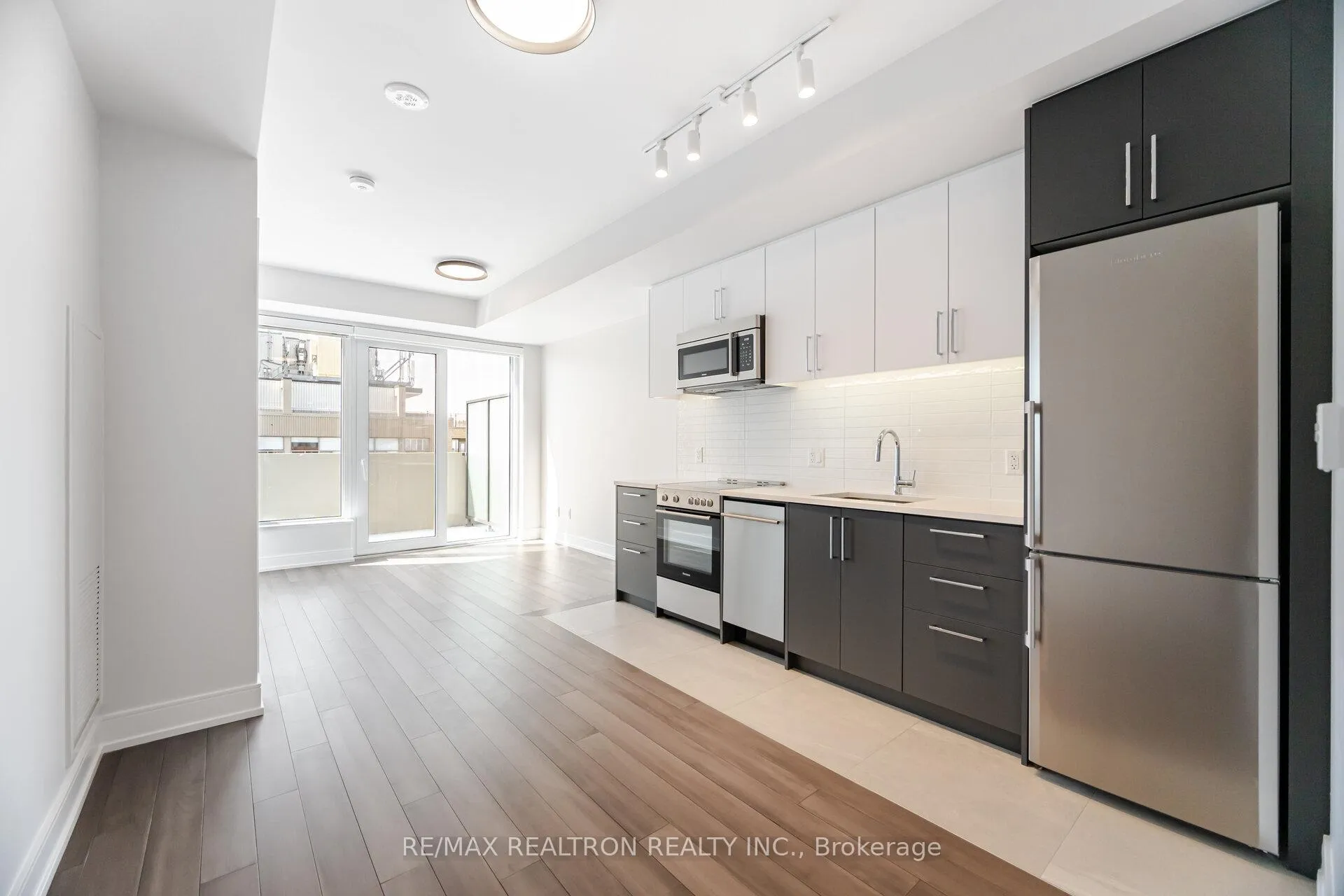 Photo 4 of Unit 1105, 2525 Bathurst Street, Toronto, Forest Hill North — HOMEH