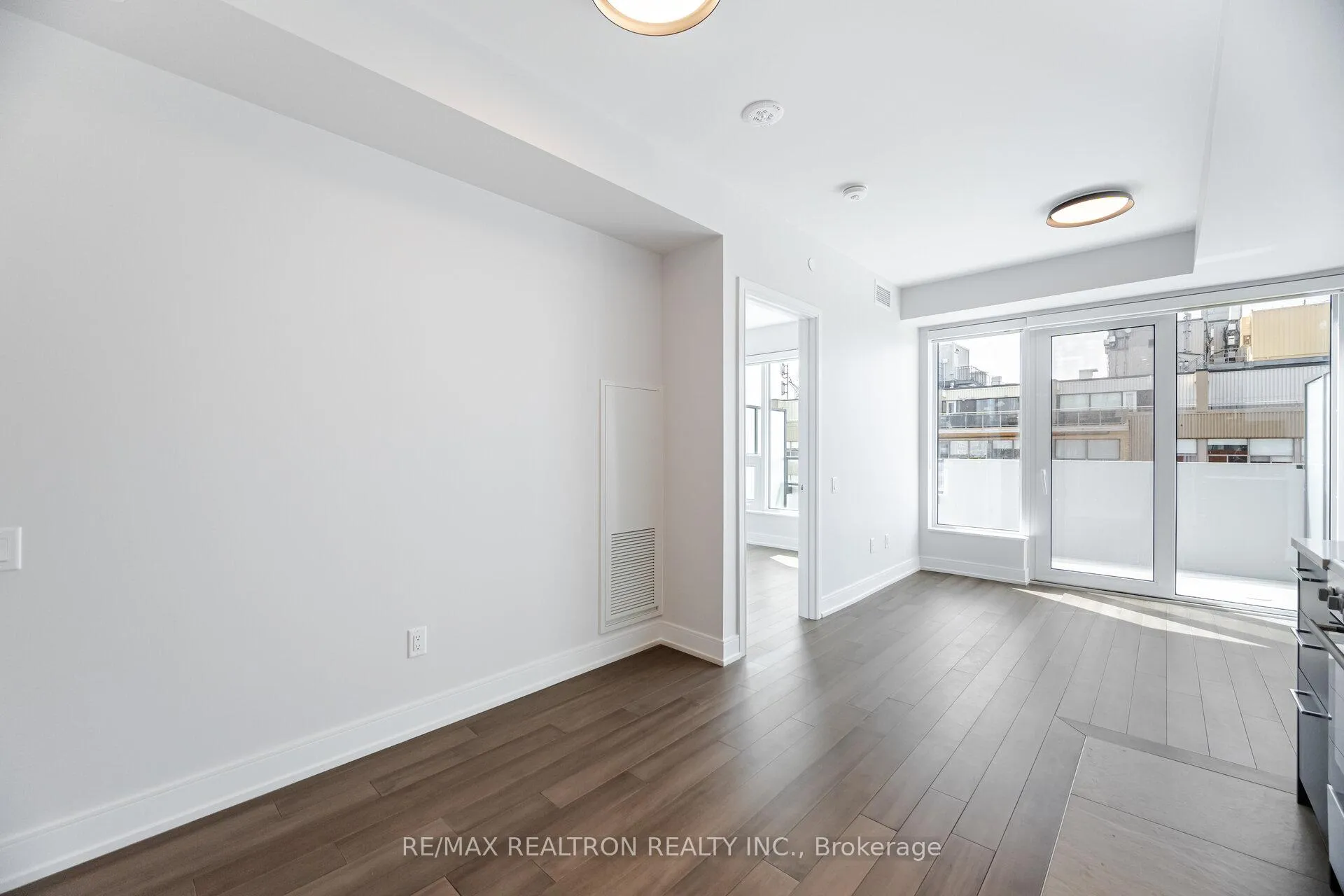 Photo 5 of Unit 1105, 2525 Bathurst Street, Toronto, Forest Hill North — HOMEH