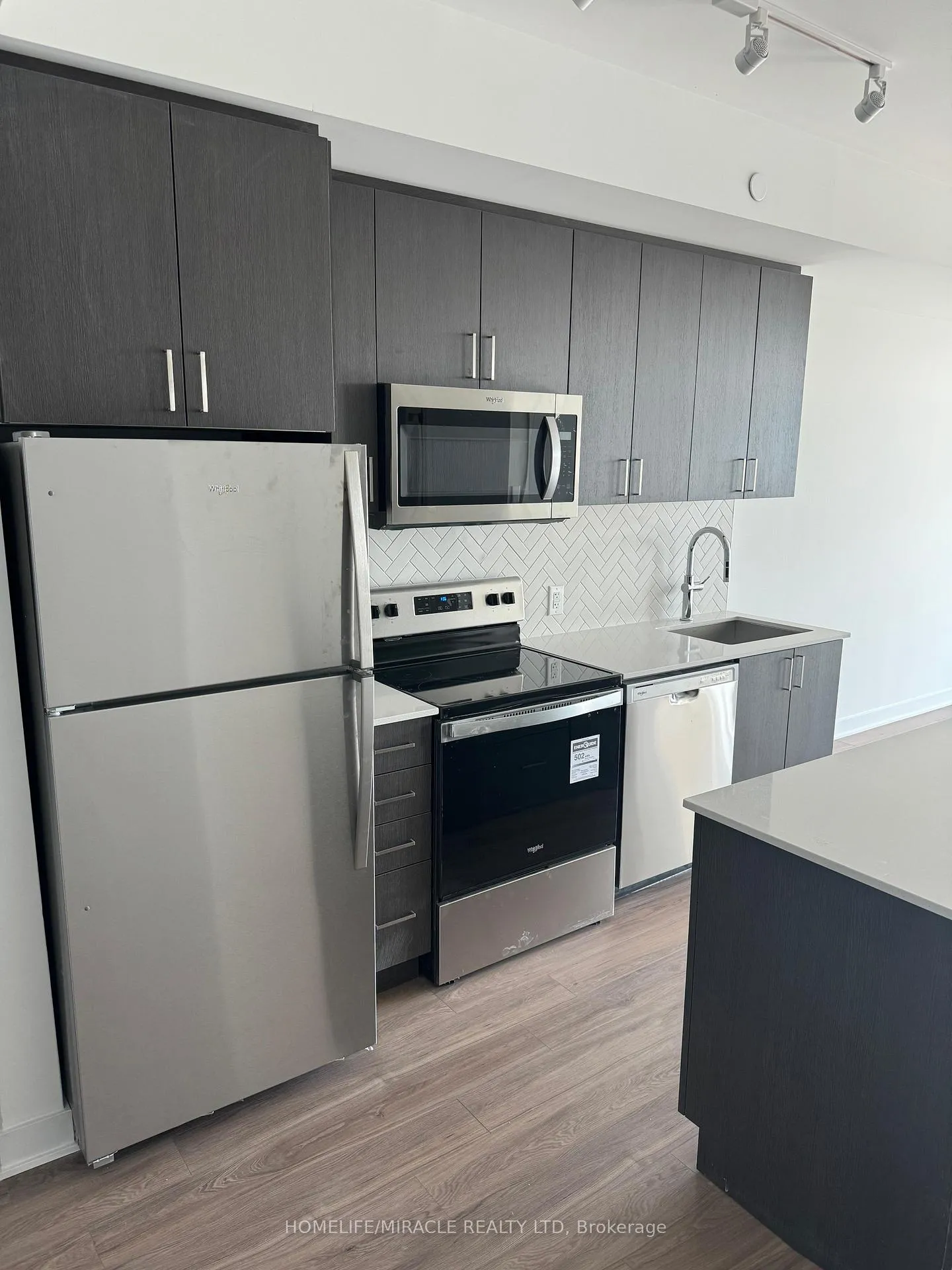 Photo 5 of Unit 918, 2782 Barton Street E, Hamilton, Riverdale — HOMEH