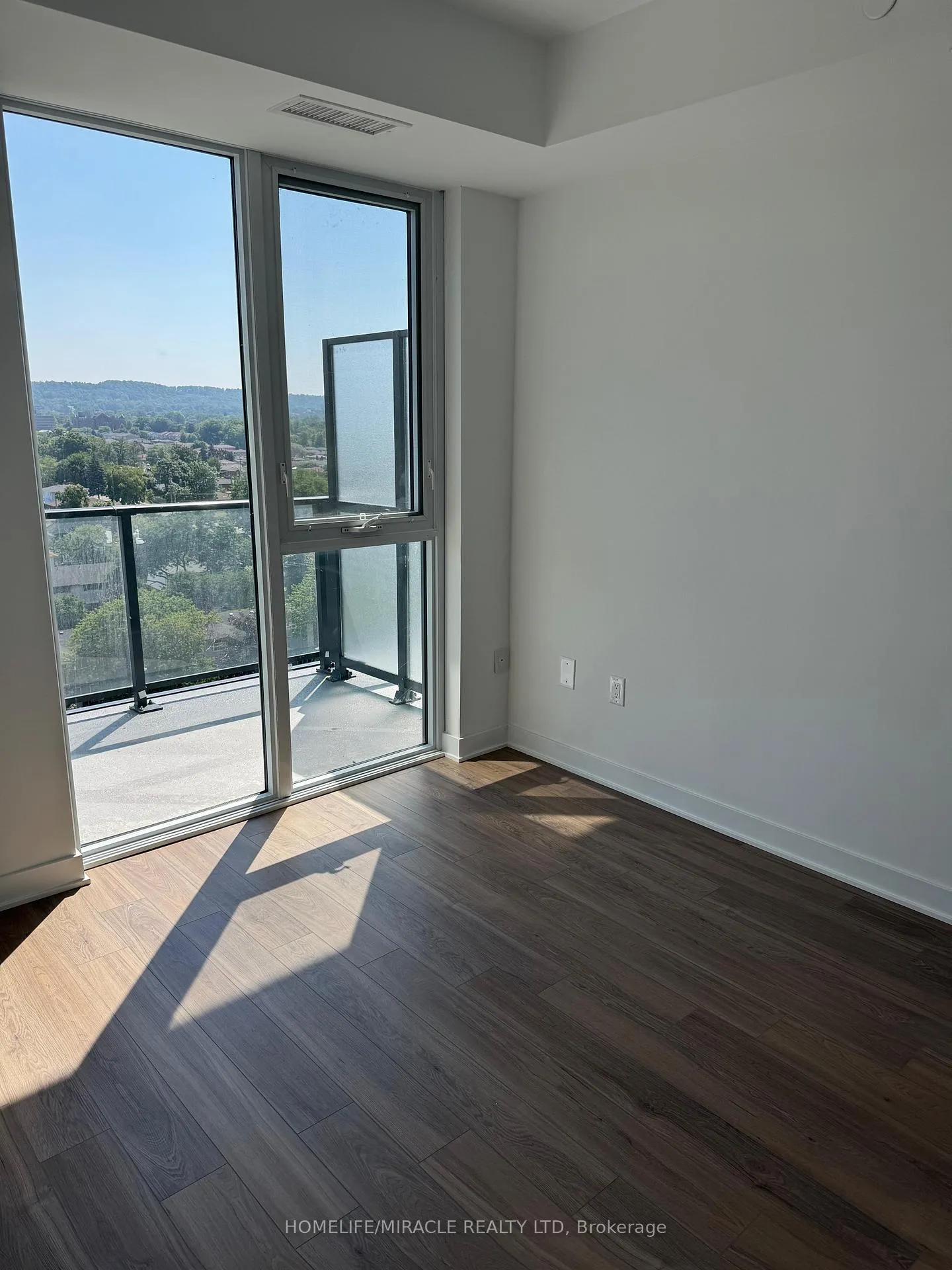 Photo 8 of Unit 918, 2782 Barton Street E, Hamilton, Riverdale — HOMEH
