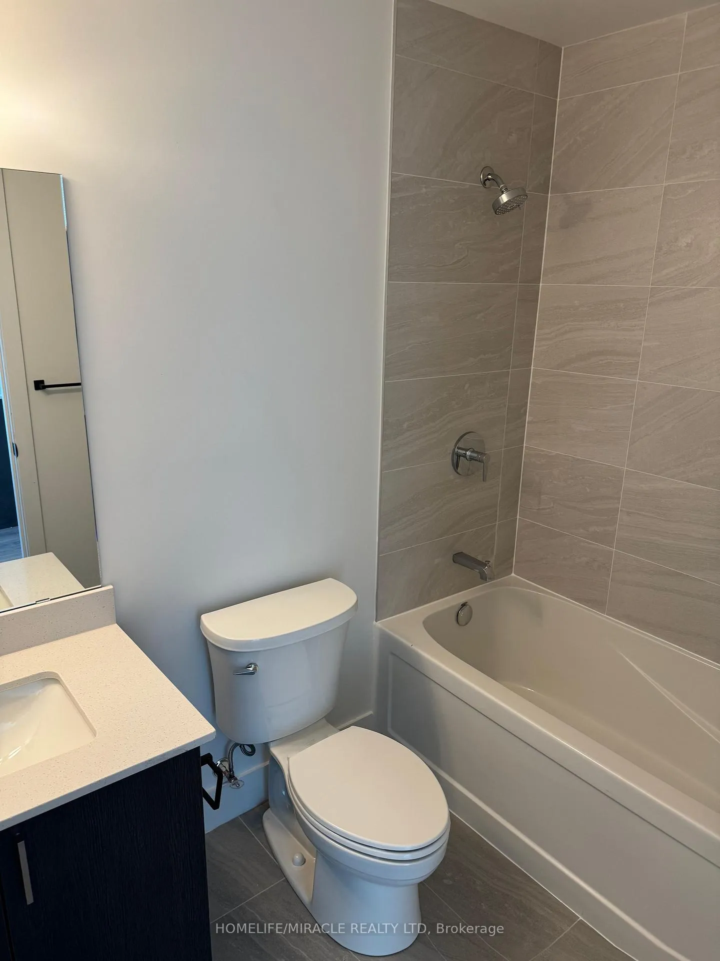 Photo 10 of Unit 918, 2782 Barton Street E, Hamilton, Riverdale — HOMEH