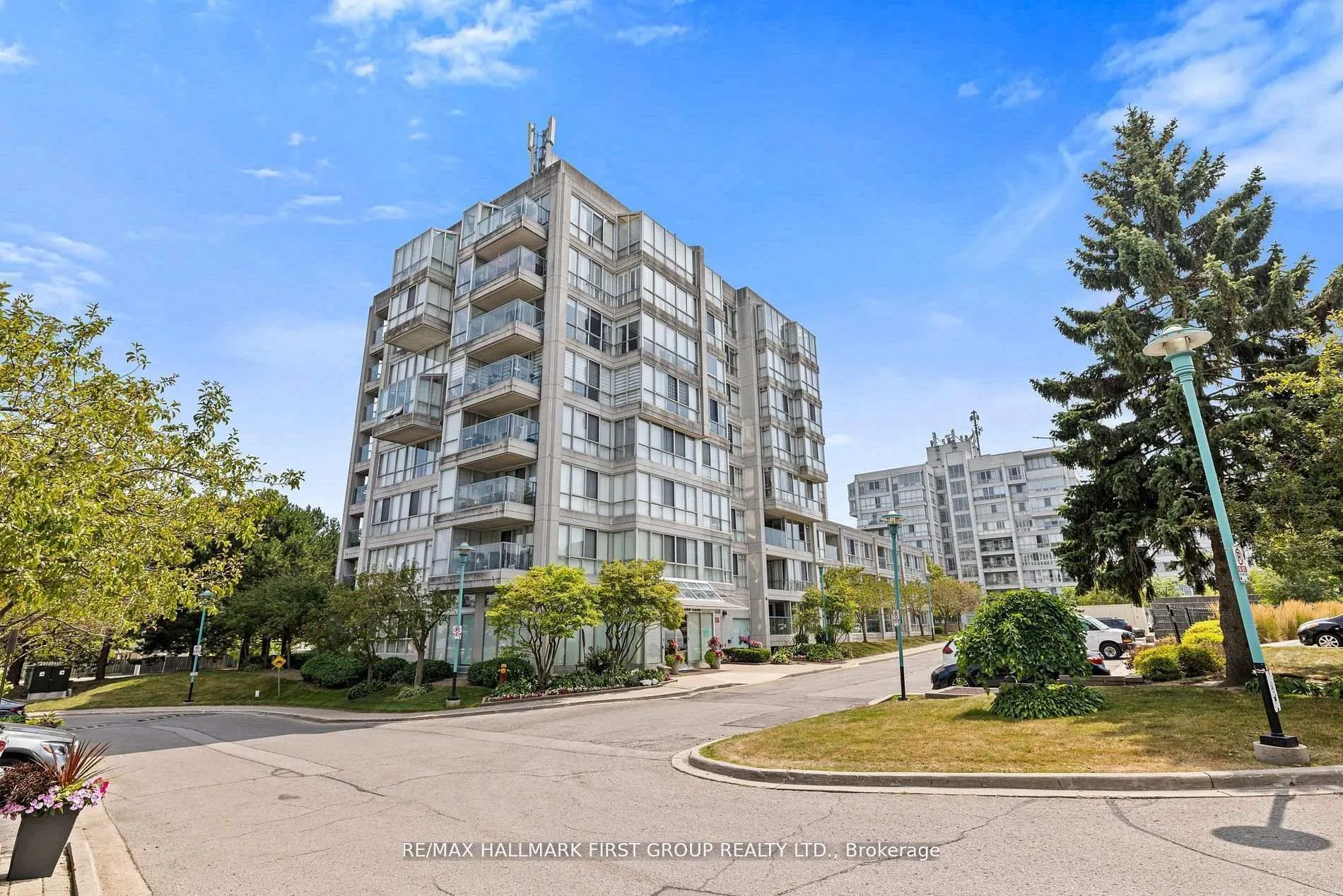 Front of Unit 701, 25 Cumberland Lane