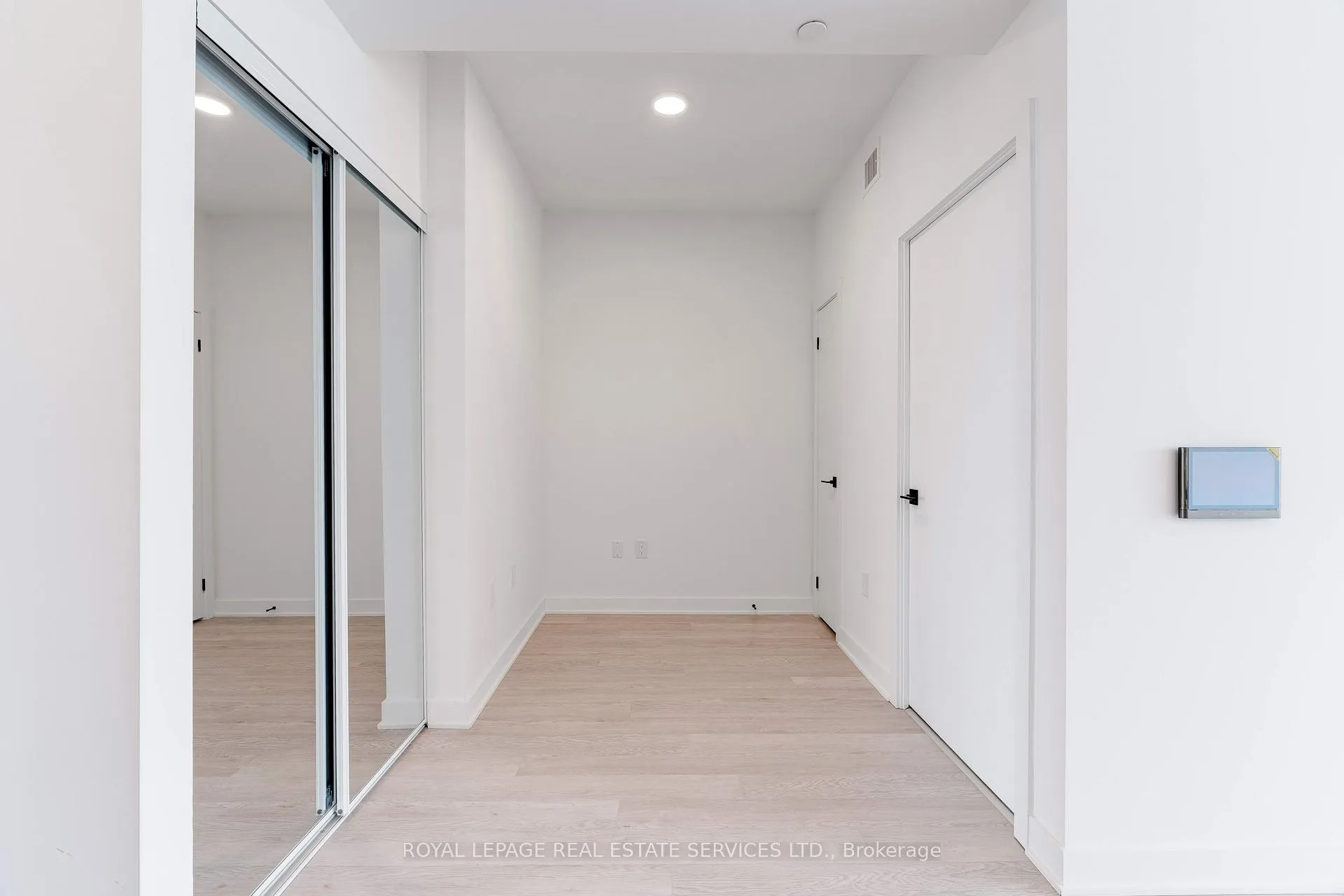 Photo 8 of Unit 502, 2782 Barton Street E, Hamilton, Stoney Creek — HOMEH