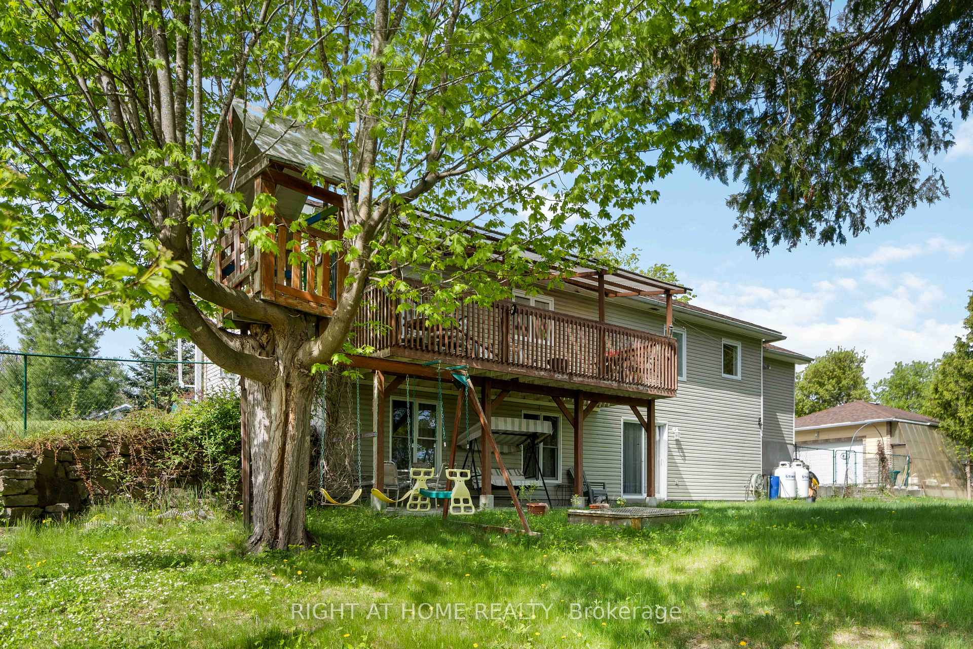 Photo 6 of 104 & 110 Highview Drive, Ottawa, Constance Bay — HOMEH