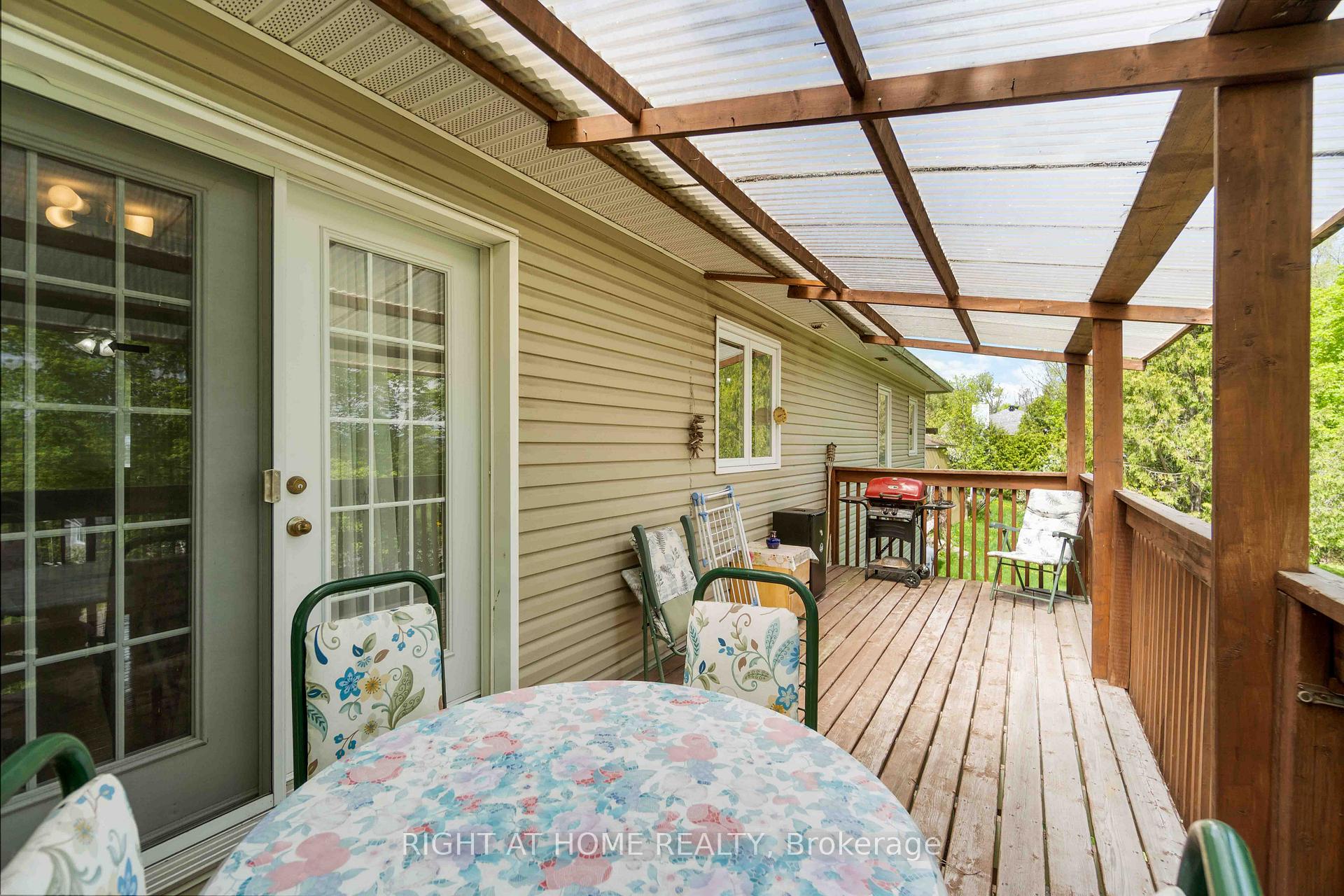Photo 28 of 104 & 110 Highview Drive, Ottawa, Constance Bay — HOMEH