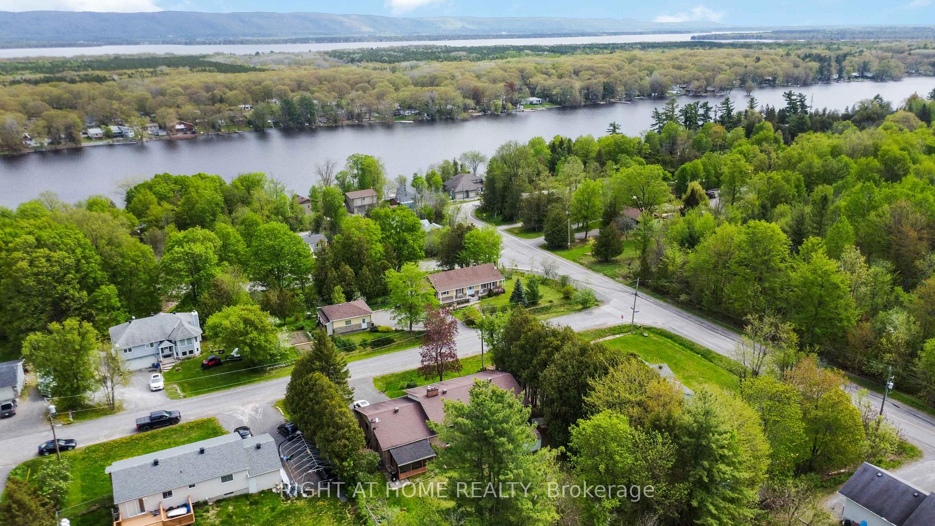 Photo 34 of 104 & 110 Highview Drive, Ottawa, Constance Bay — HOMEH