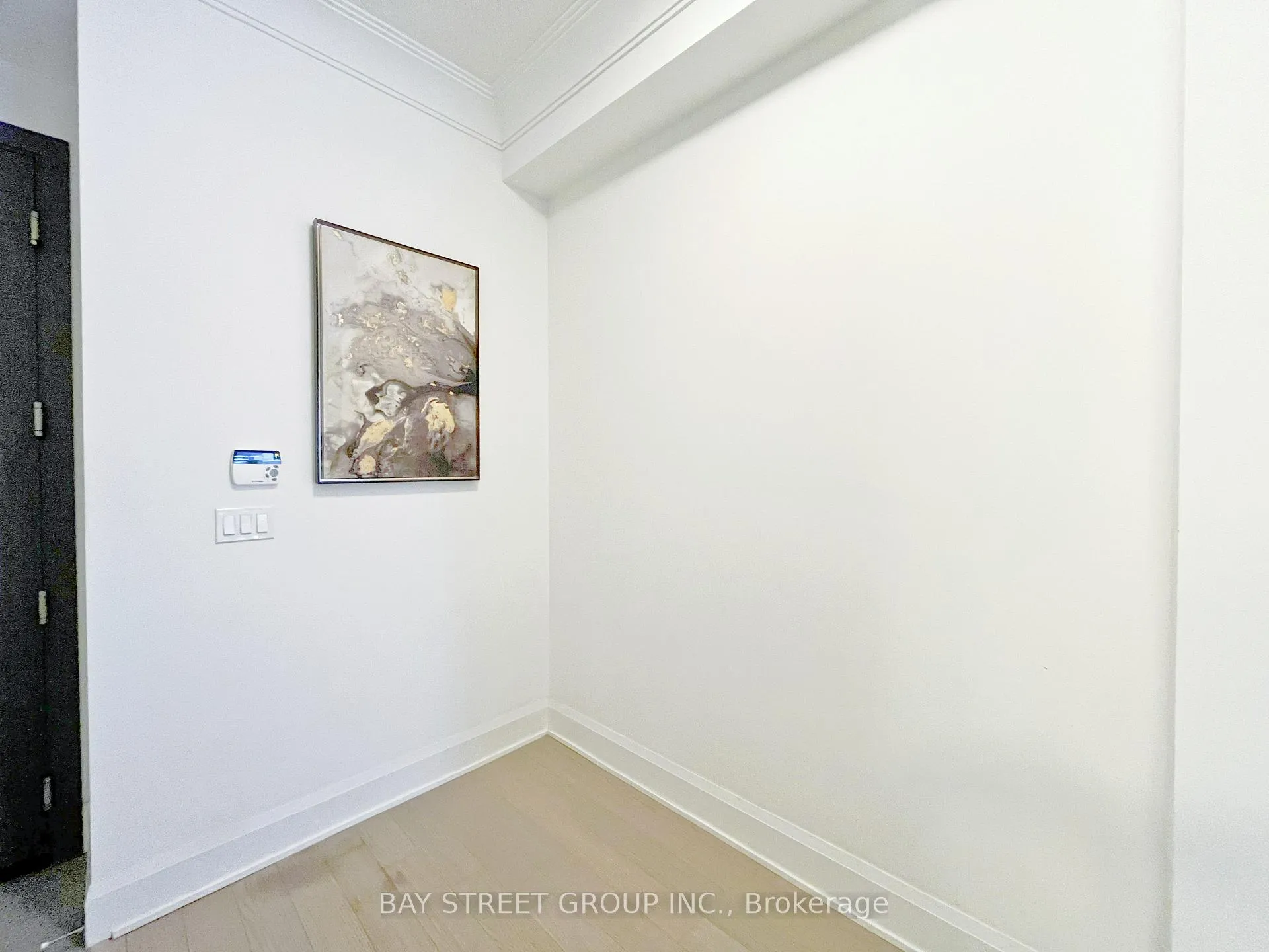 Photo 4 of Unit 201, 25 Water Walk Drive, Markham, Unionville — HOMEH