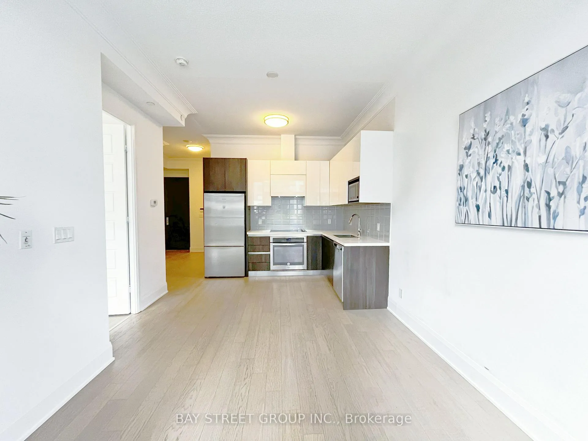 Photo 5 of Unit 201, 25 Water Walk Drive, Markham, Unionville — HOMEH