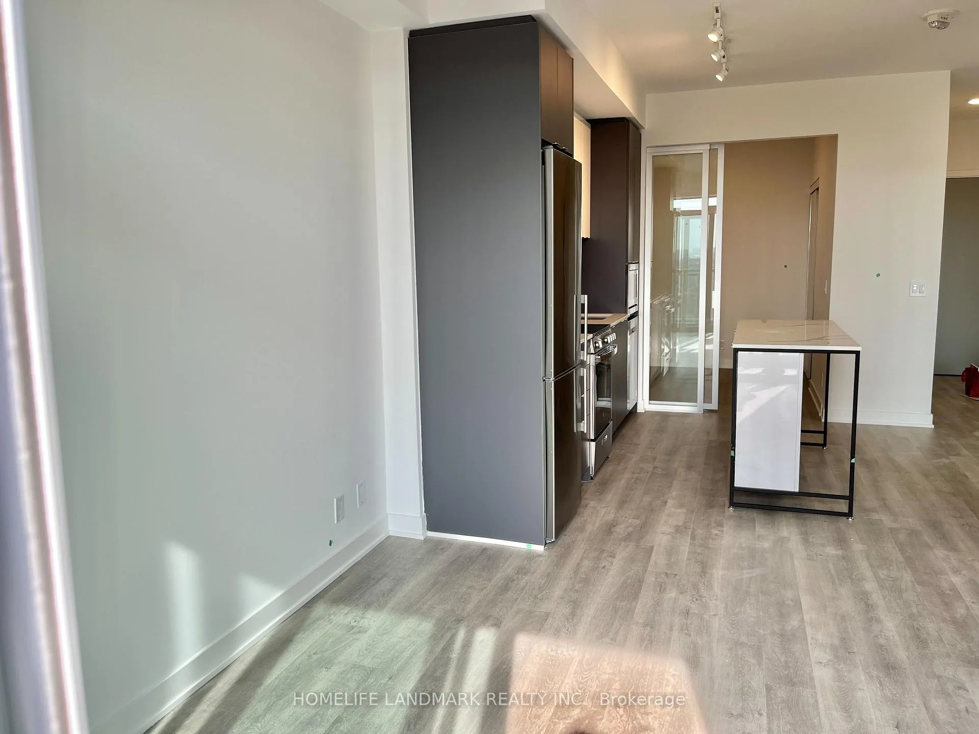 Photo 2 of Unit A1003, 30 Upper Mall Way, Vaughan, Brownridge — HOMEH