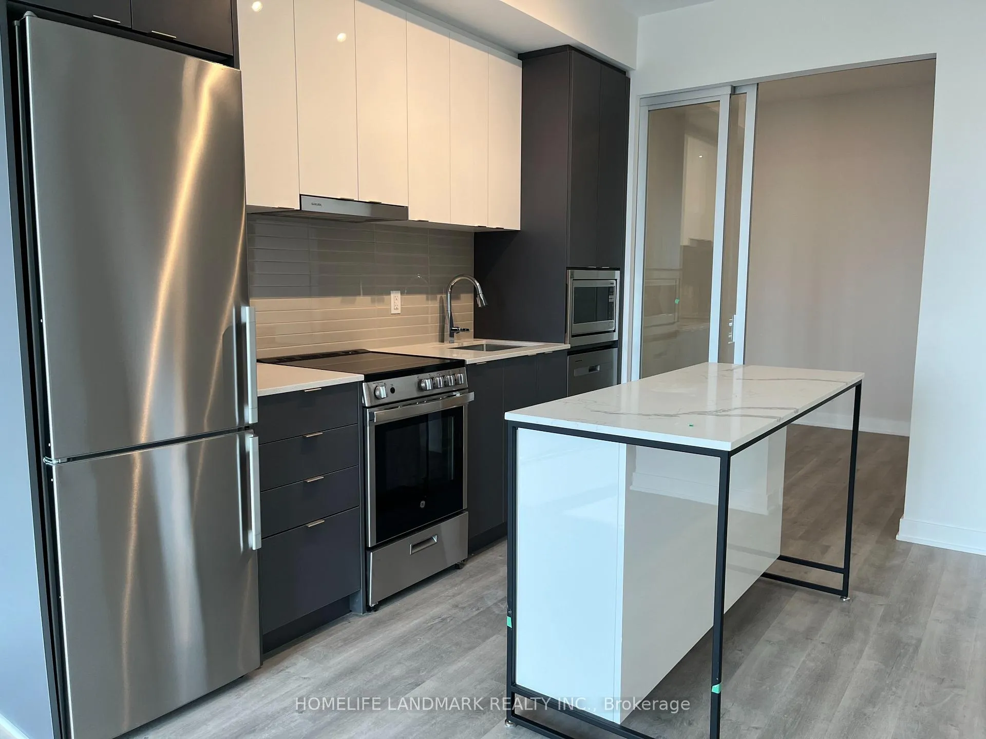 Photo 3 of Unit A1003, 30 Upper Mall Way, Vaughan, Brownridge — HOMEH