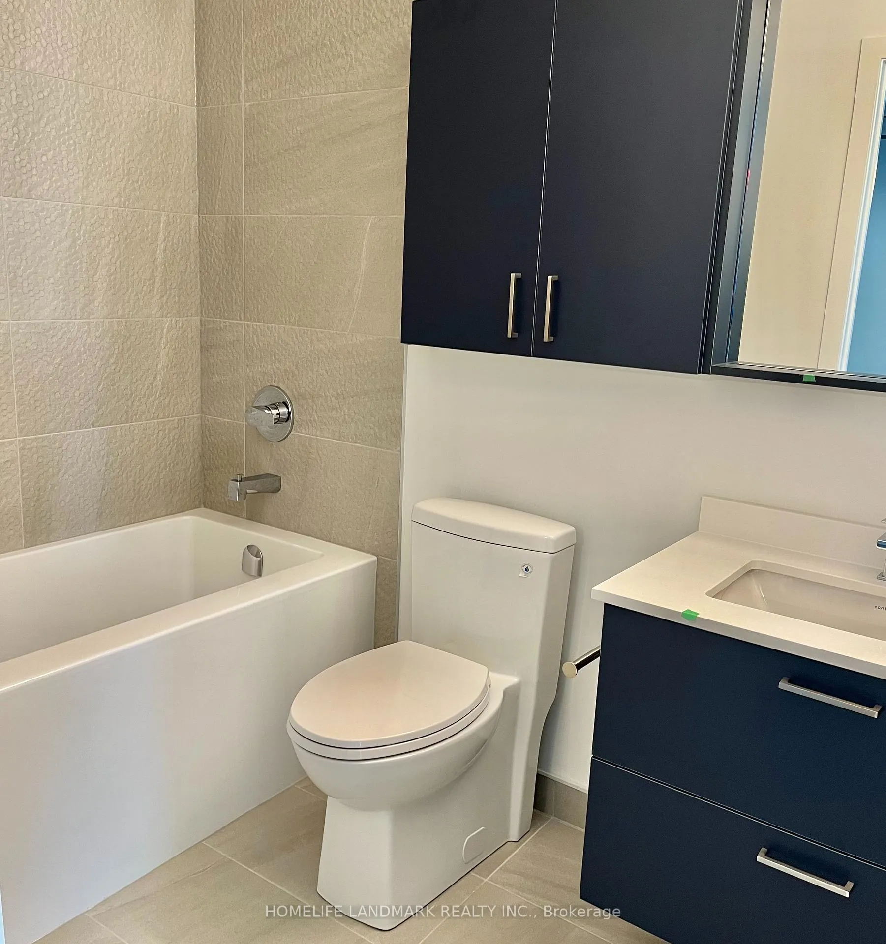 Photo 7 of Unit A1003, 30 Upper Mall Way, Vaughan, Brownridge — HOMEH