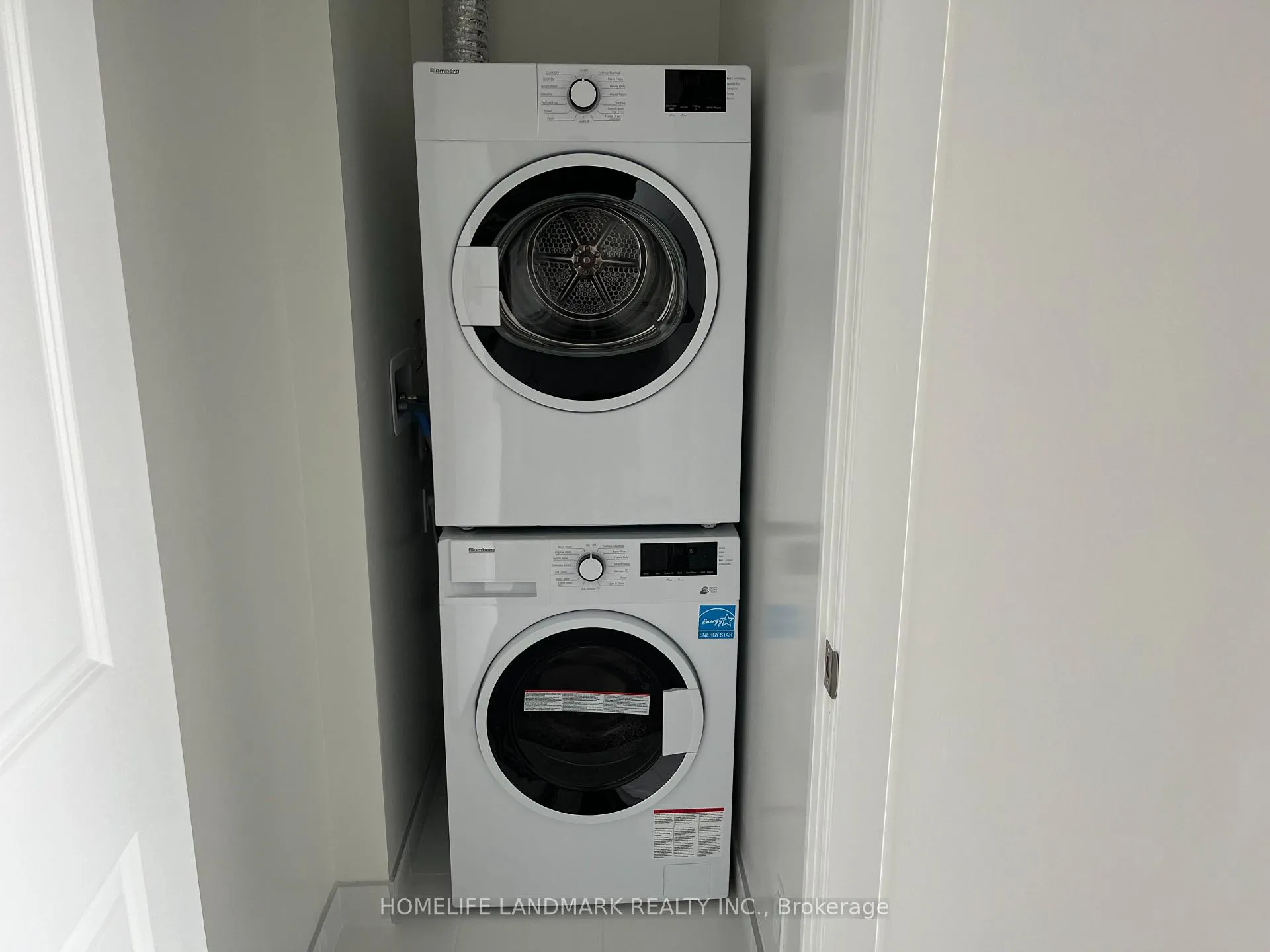 Photo 9 of Unit A1003, 30 Upper Mall Way, Vaughan, Brownridge — HOMEH