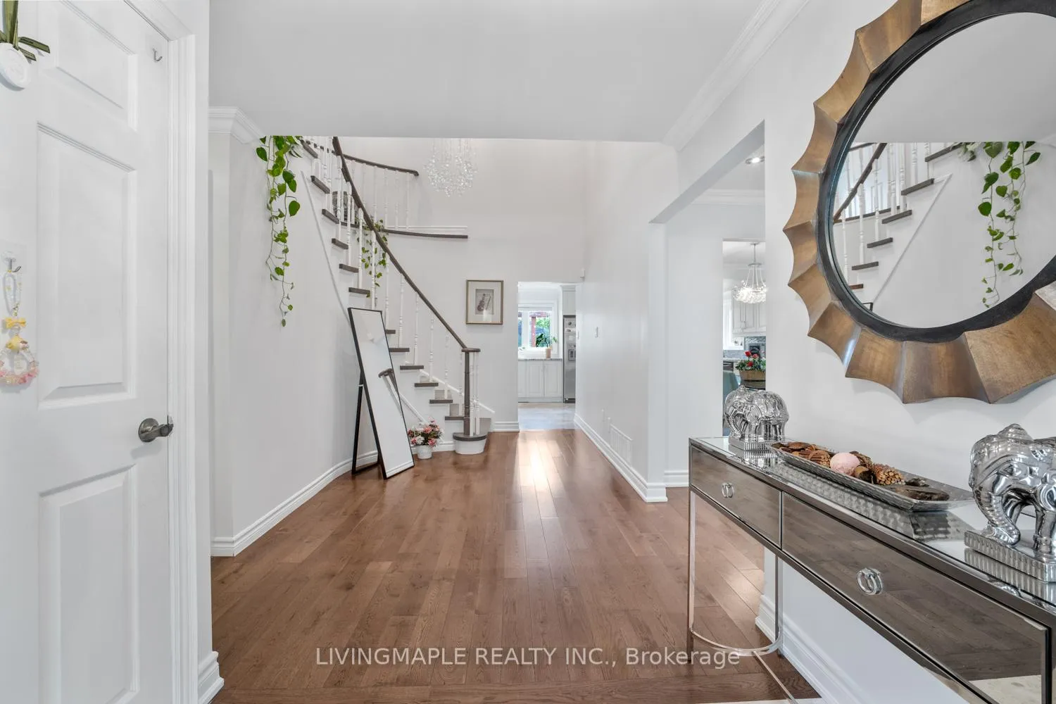 Photo 3 of 110 Fincham Avenue, Markham, Markham Village — HOMEH